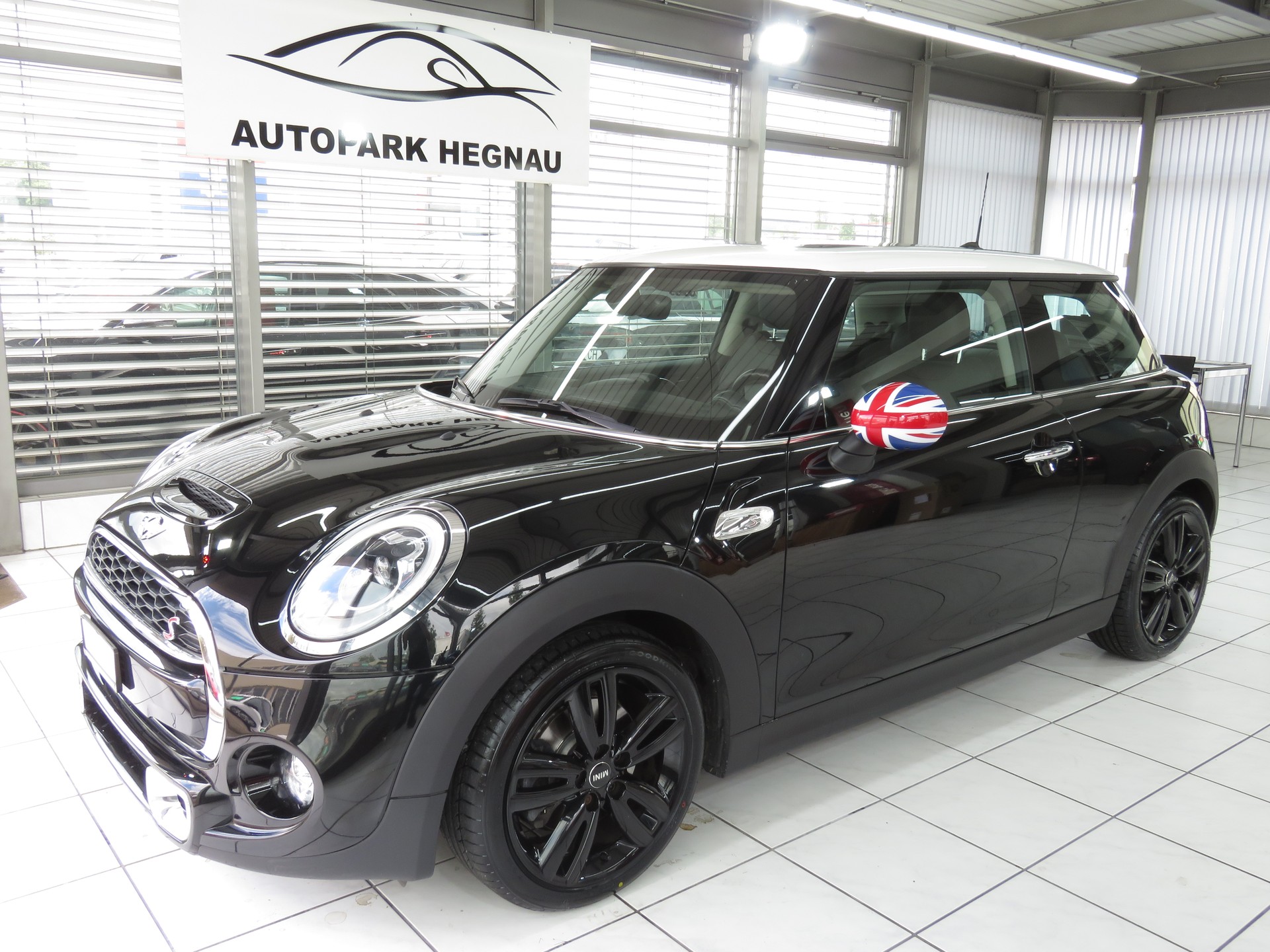 MINI Cooper S Steptronic (Automat)-image-0
