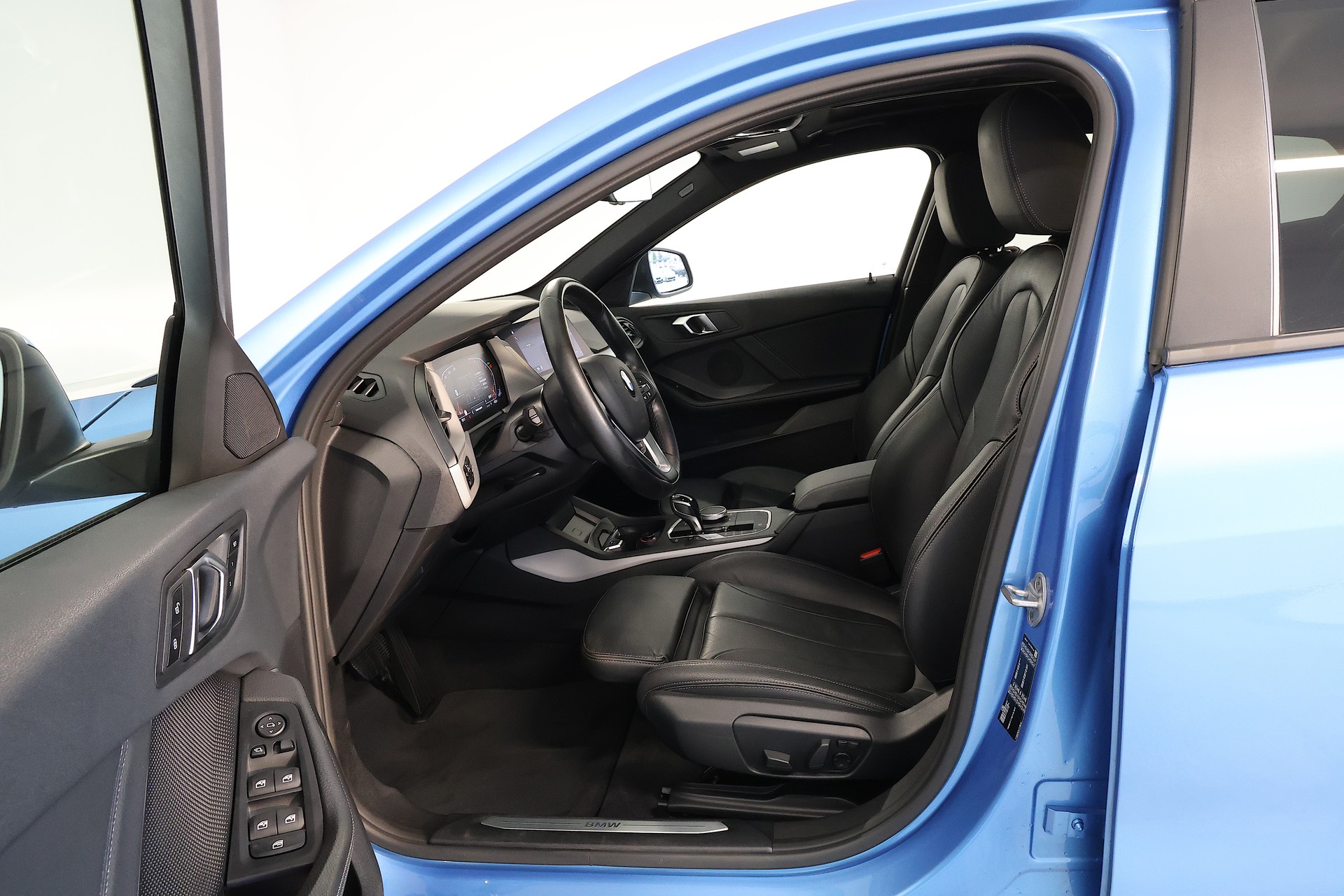 BMW 118i Steptronic M Sport-image-5