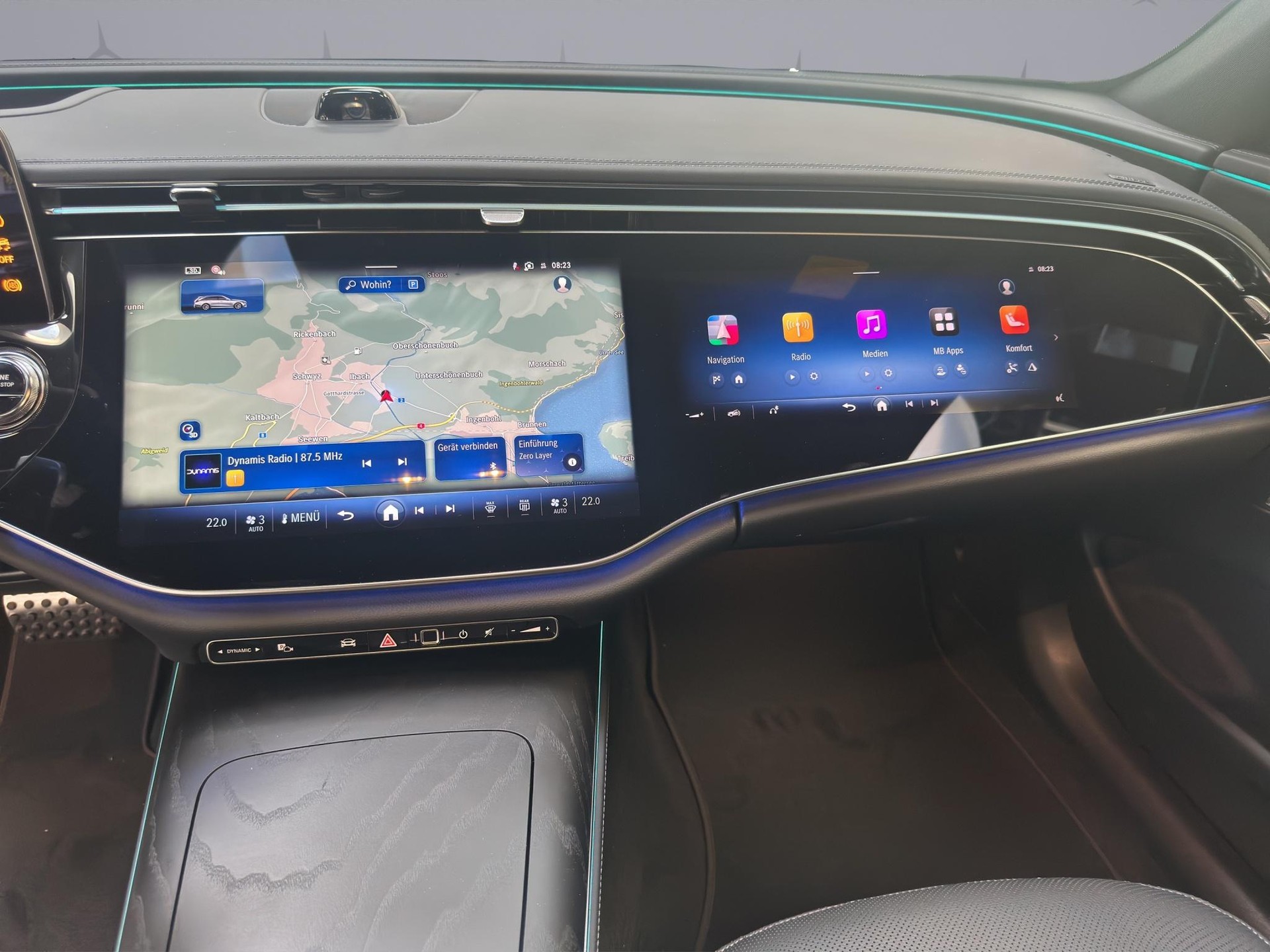 MERCEDES-BENZ E 220 d AMG Line 4matic Kombi-image-11