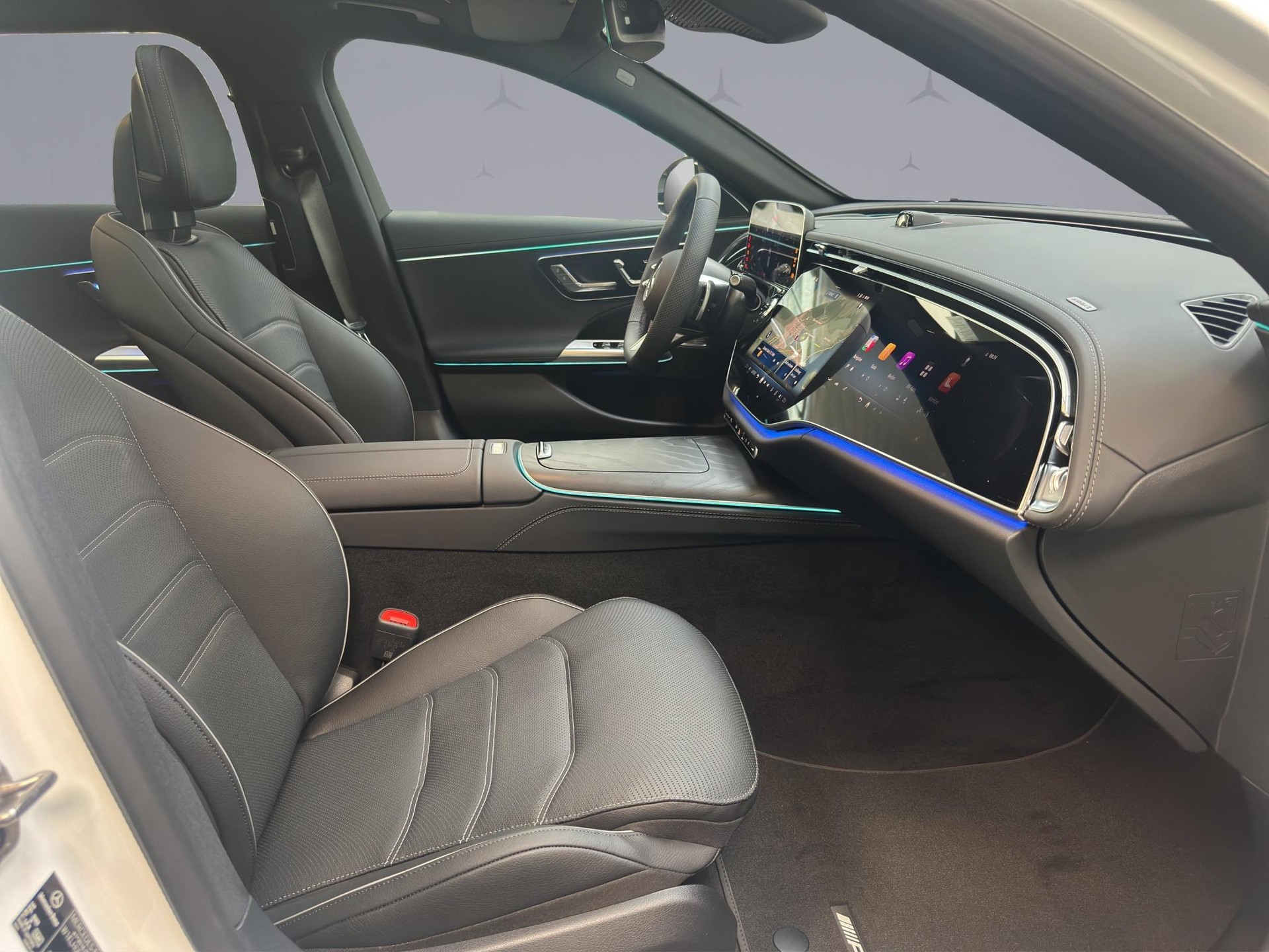 MERCEDES-BENZ E 220 d AMG Line 4matic Kombi-image-14