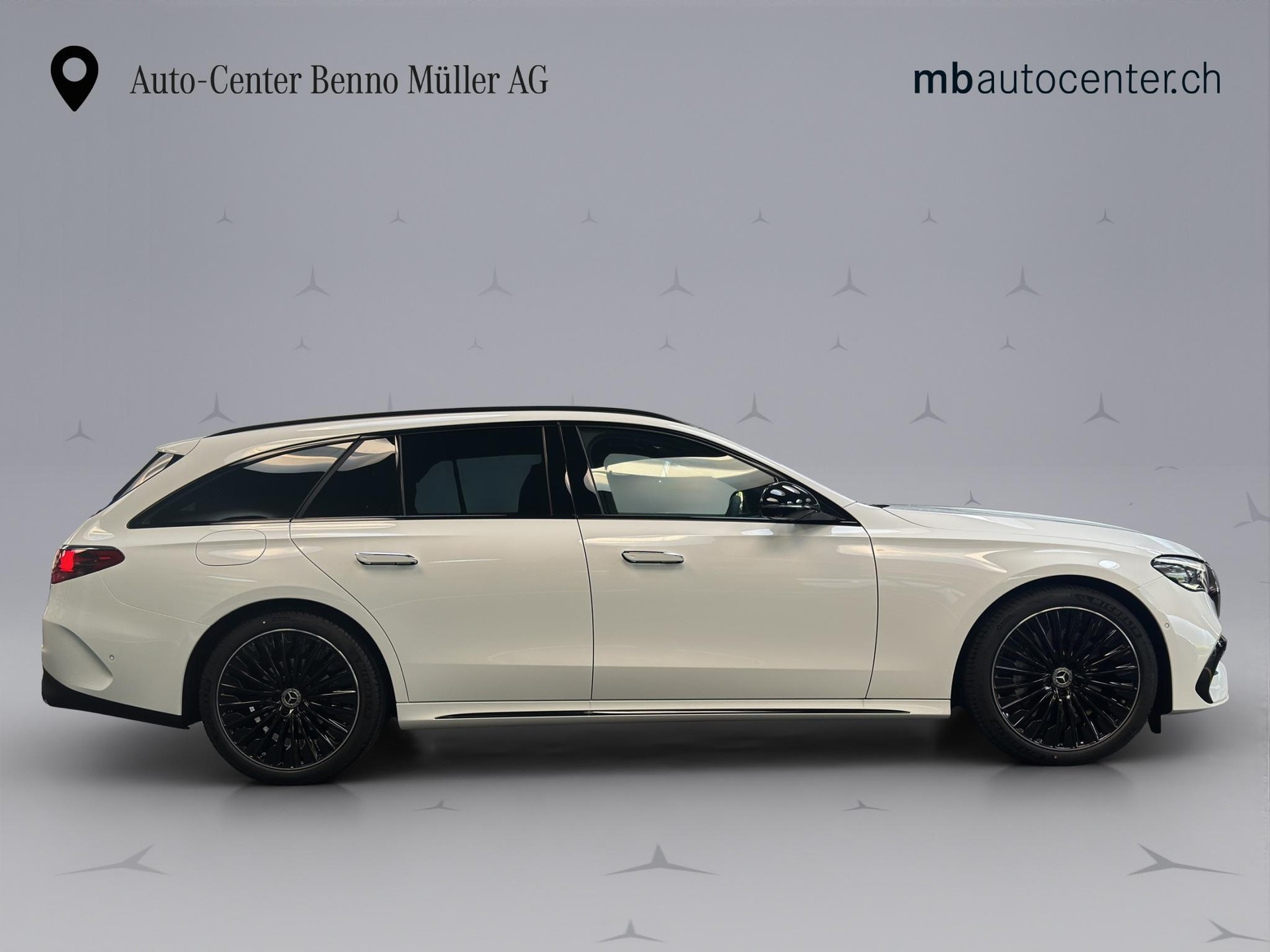 MERCEDES-BENZ E 220 d AMG Line 4matic Kombi-image-5