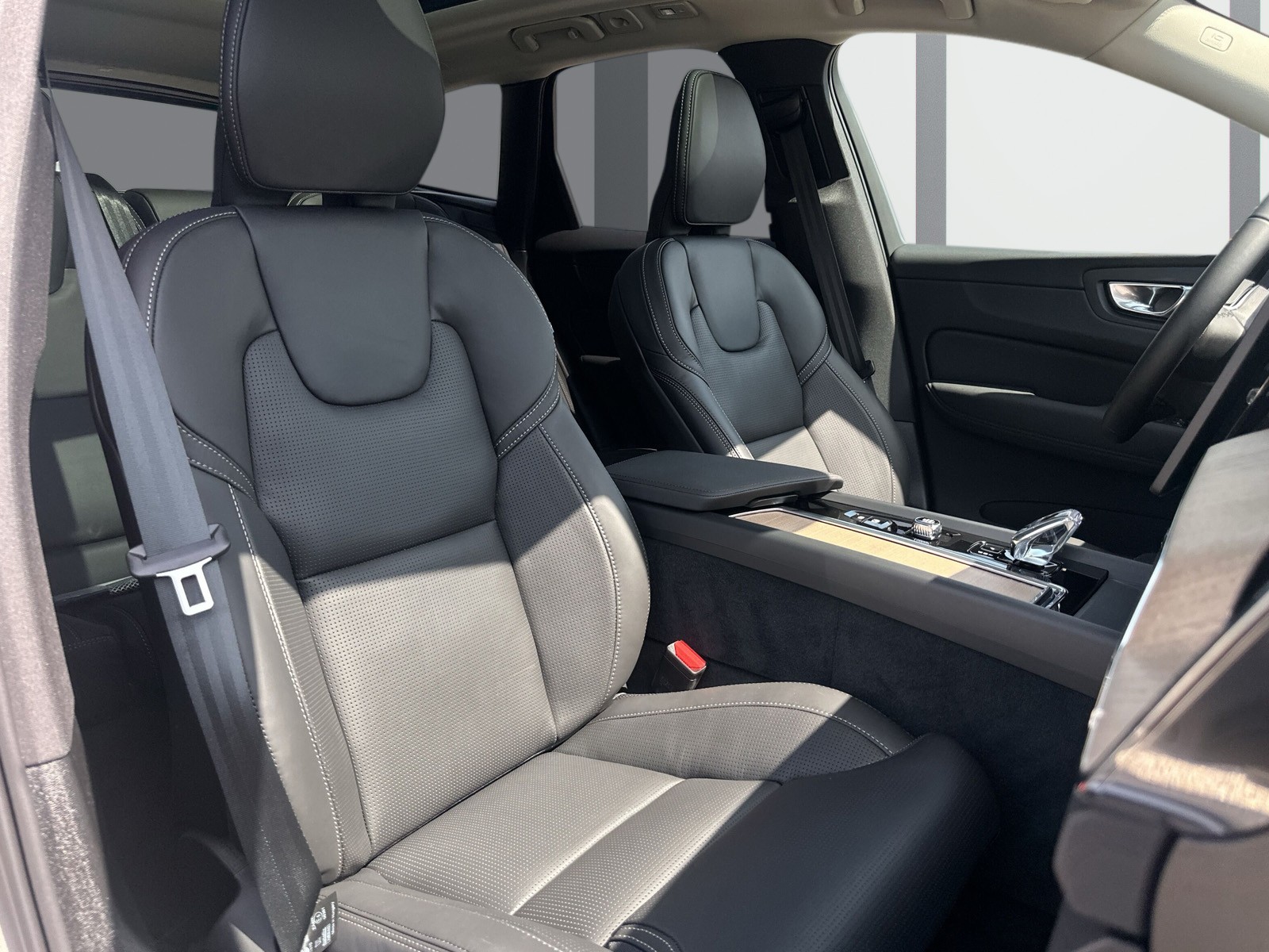 VOLVO XC60 2.0 T8 TE Ultra Dark eAWD-image-12