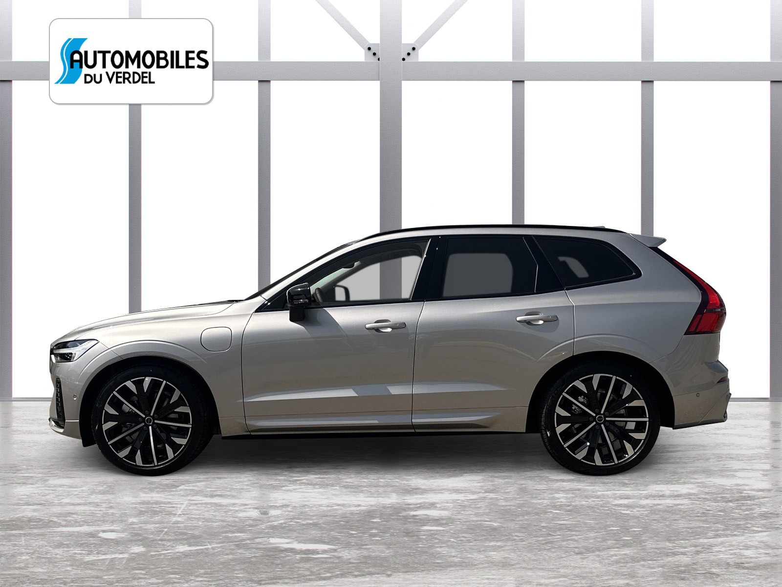 VOLVO XC60 2.0 T8 TE Ultra Dark eAWD-image-1