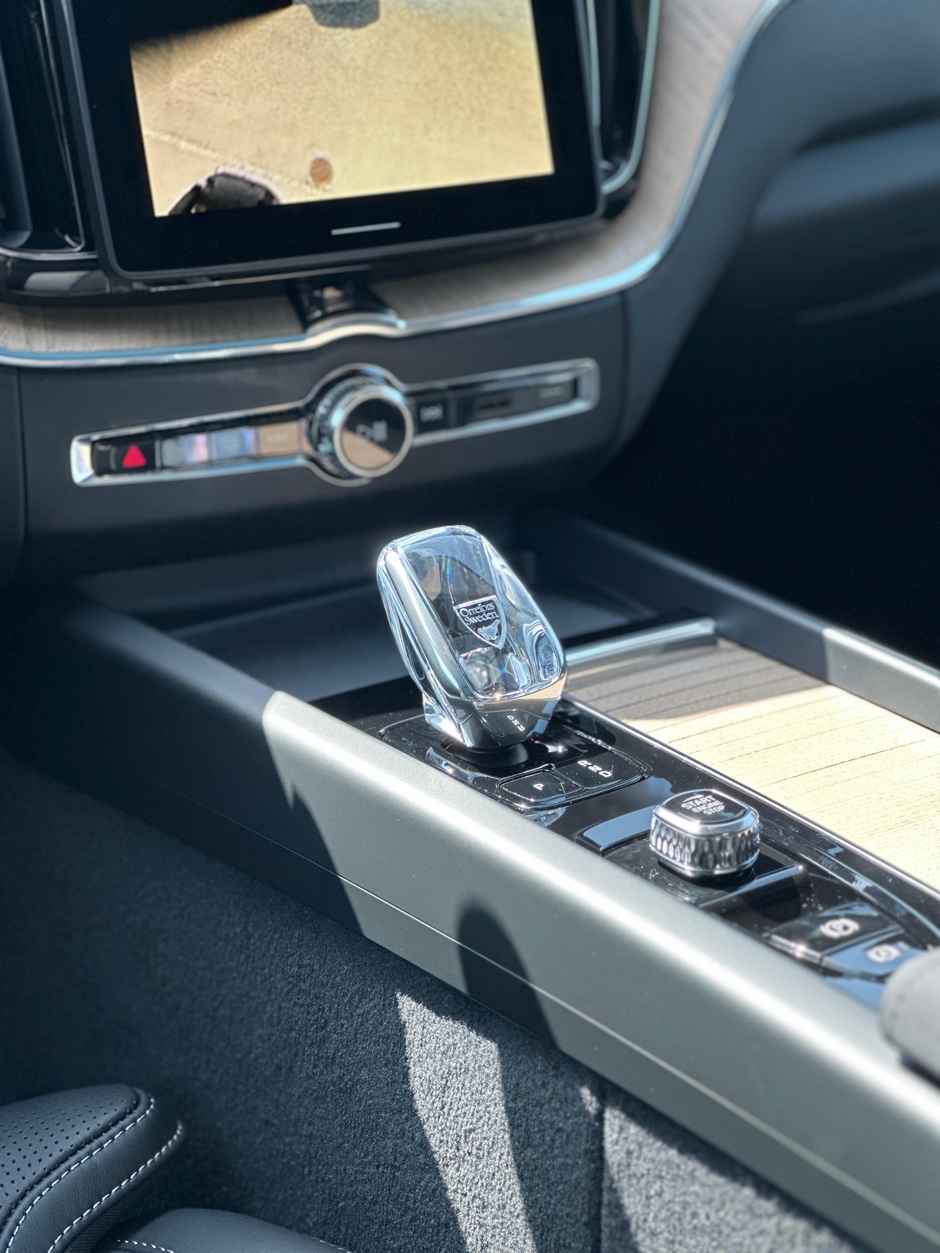 VOLVO XC60 2.0 T8 TE Ultra Dark eAWD-image-14