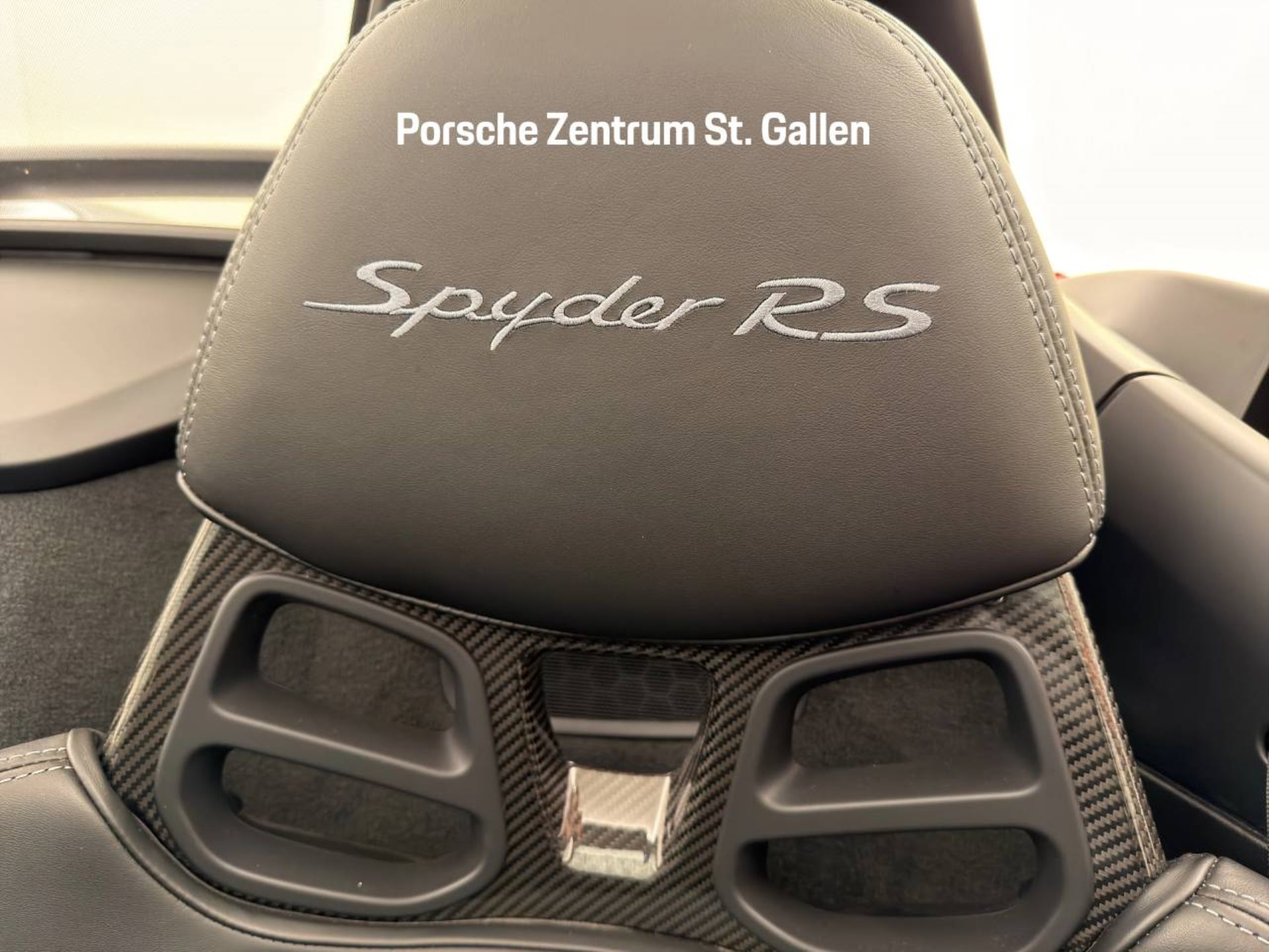 PORSCHE 718 Spyder RS-image-21