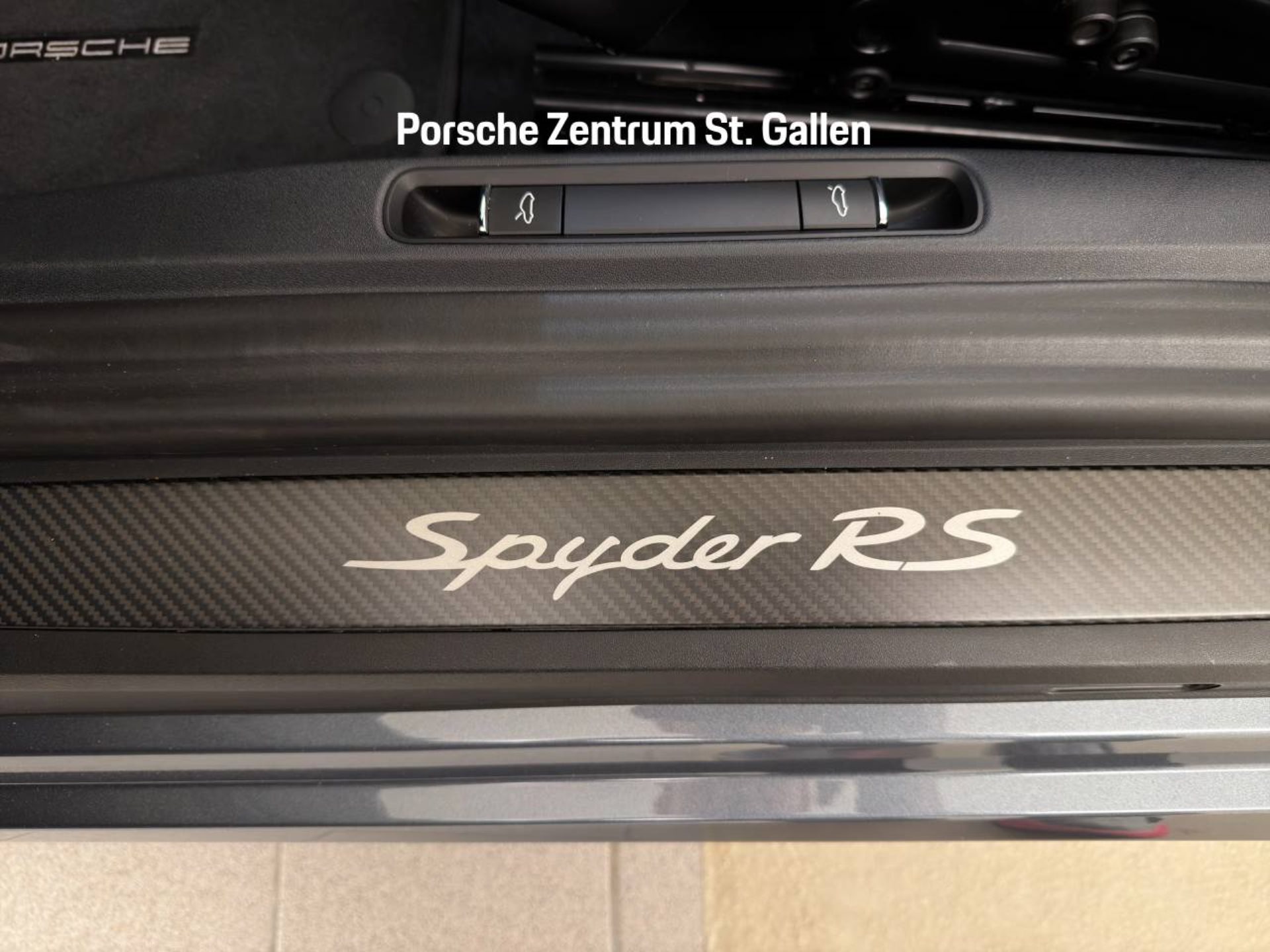 PORSCHE 718 Spyder RS-image-13