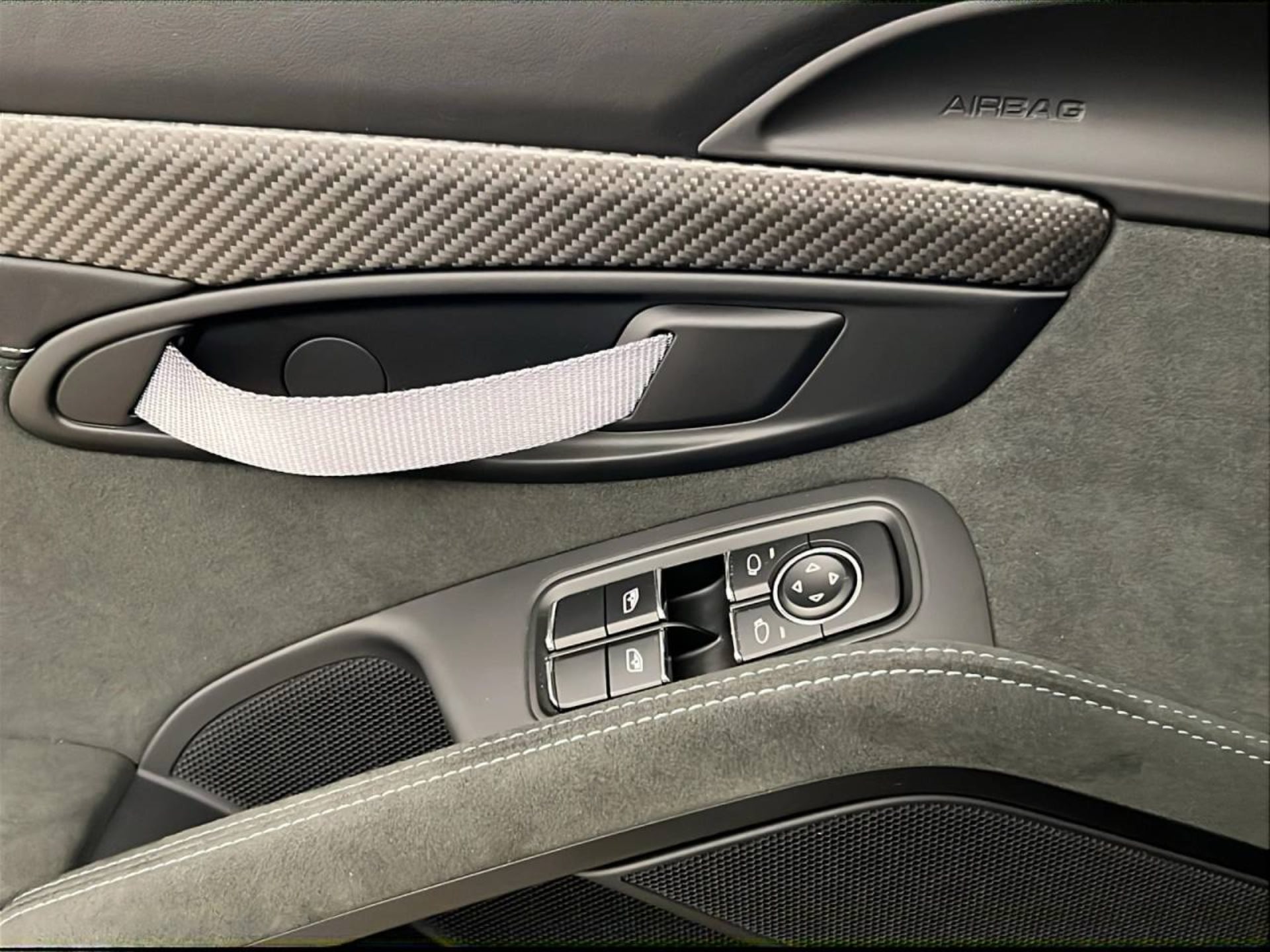 PORSCHE 718 Spyder RS-image-15