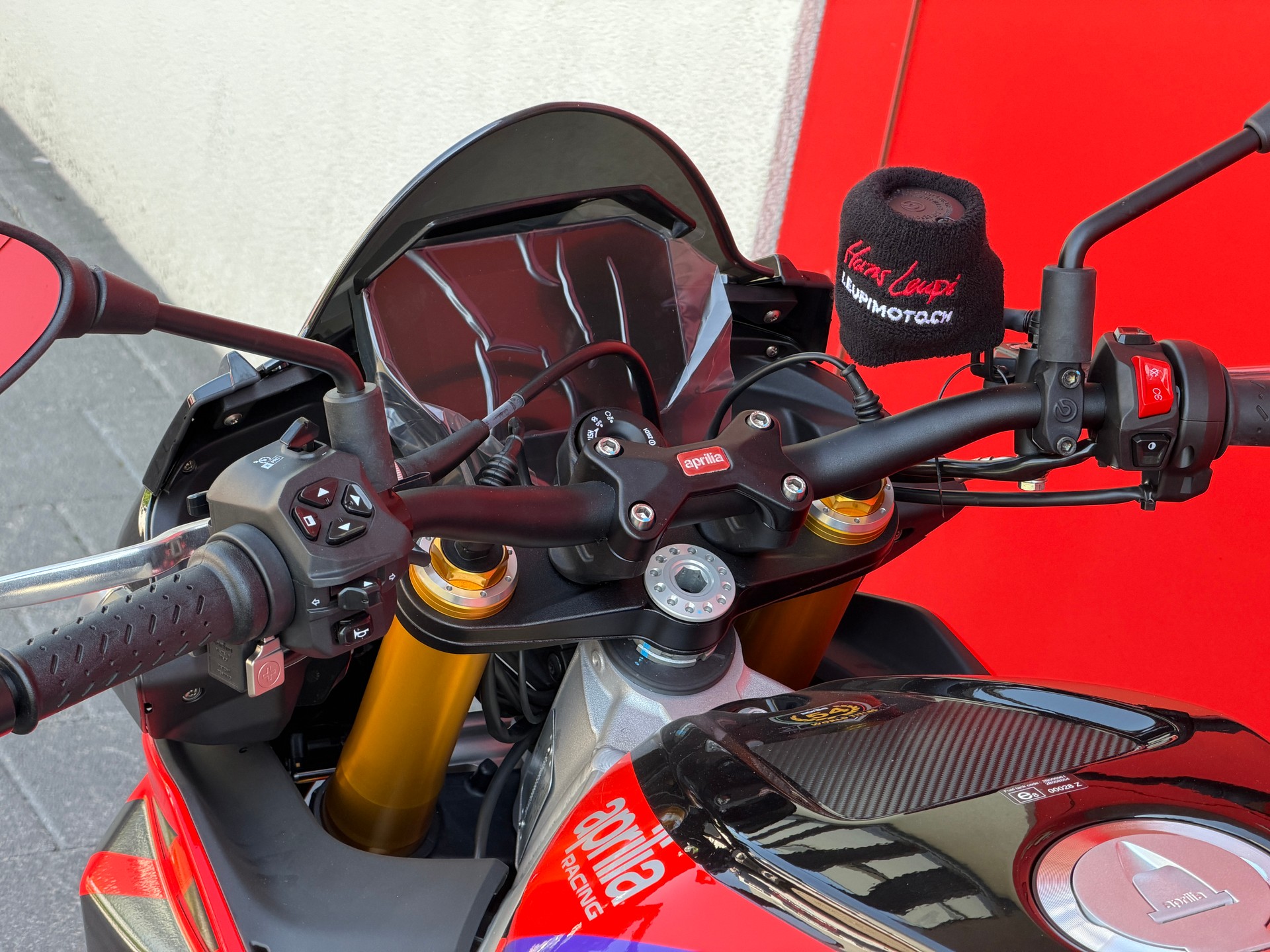 APRILIA Tuono V4 1100 Factory-image-7