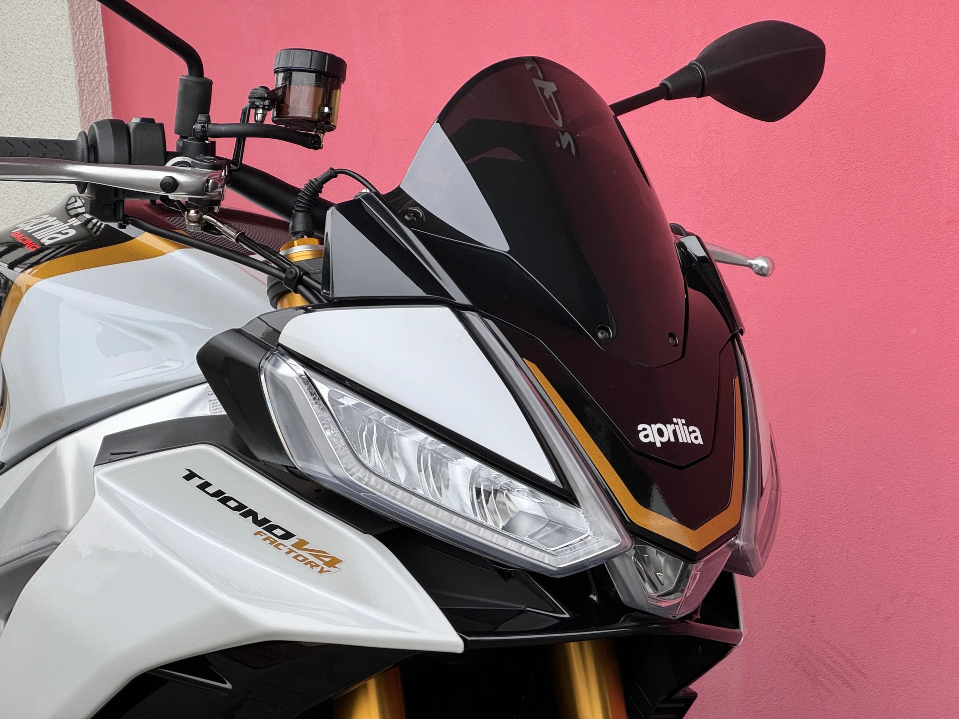APRILIA Tuono V4 1100 Factory-image-15