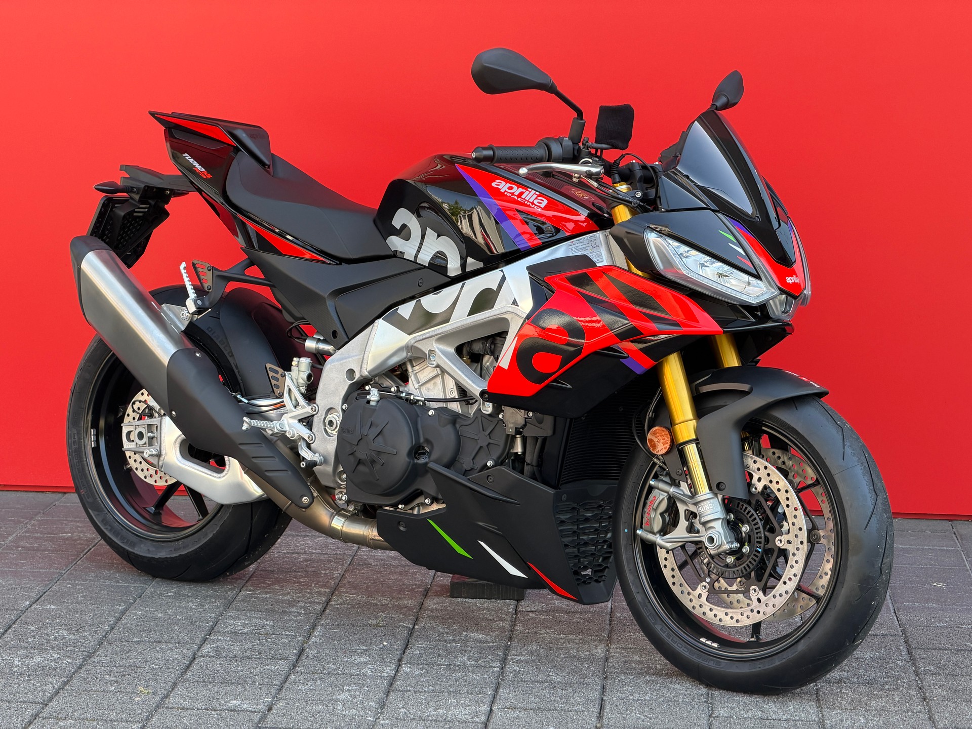 APRILIA Tuono V4 1100 Factory-image-9