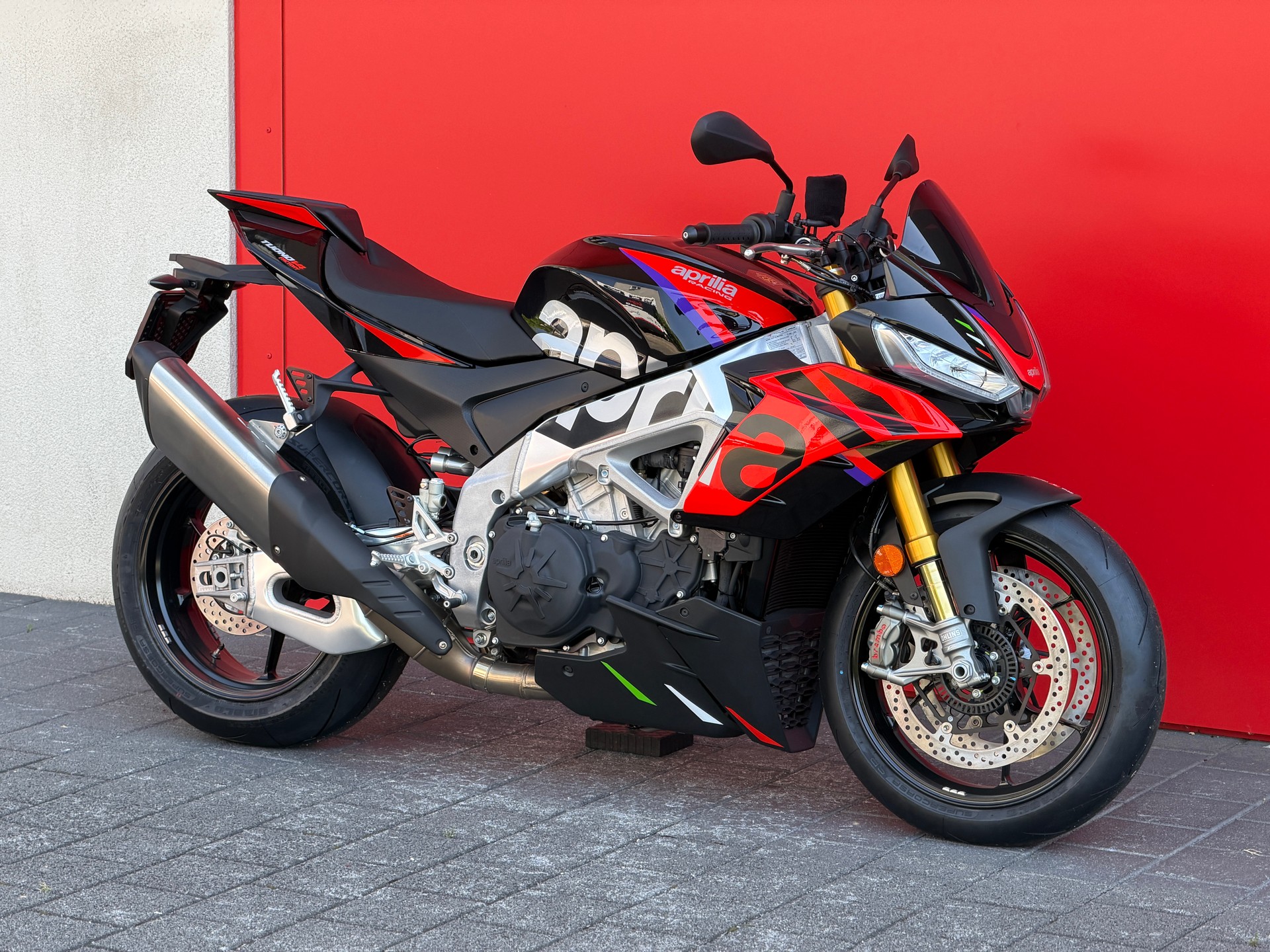 APRILIA Tuono V4 1100 Factory-image-11