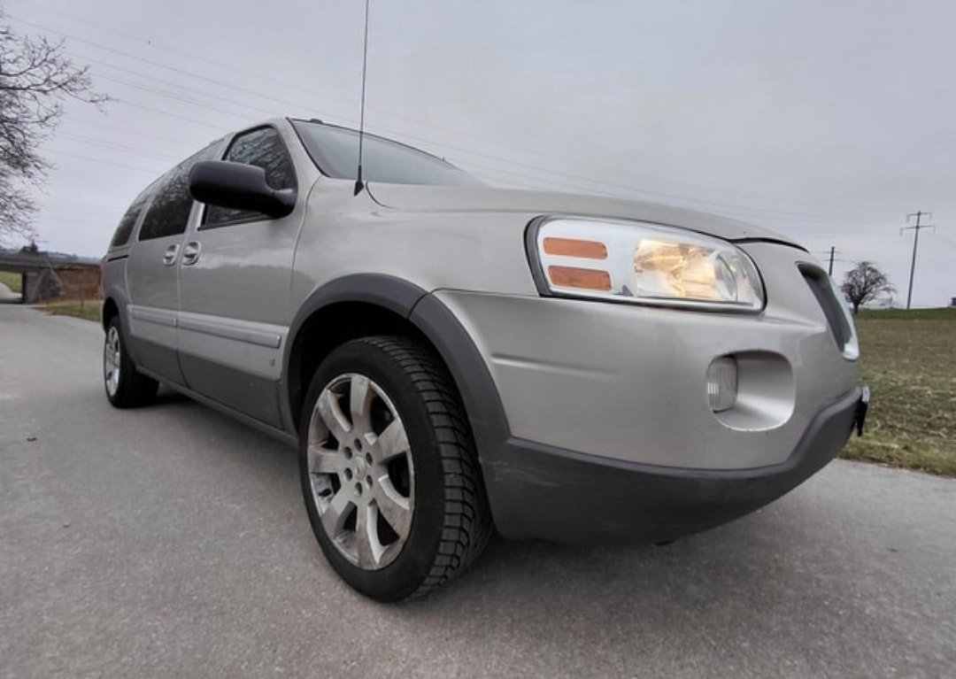 PONTIAC Montana-image-1