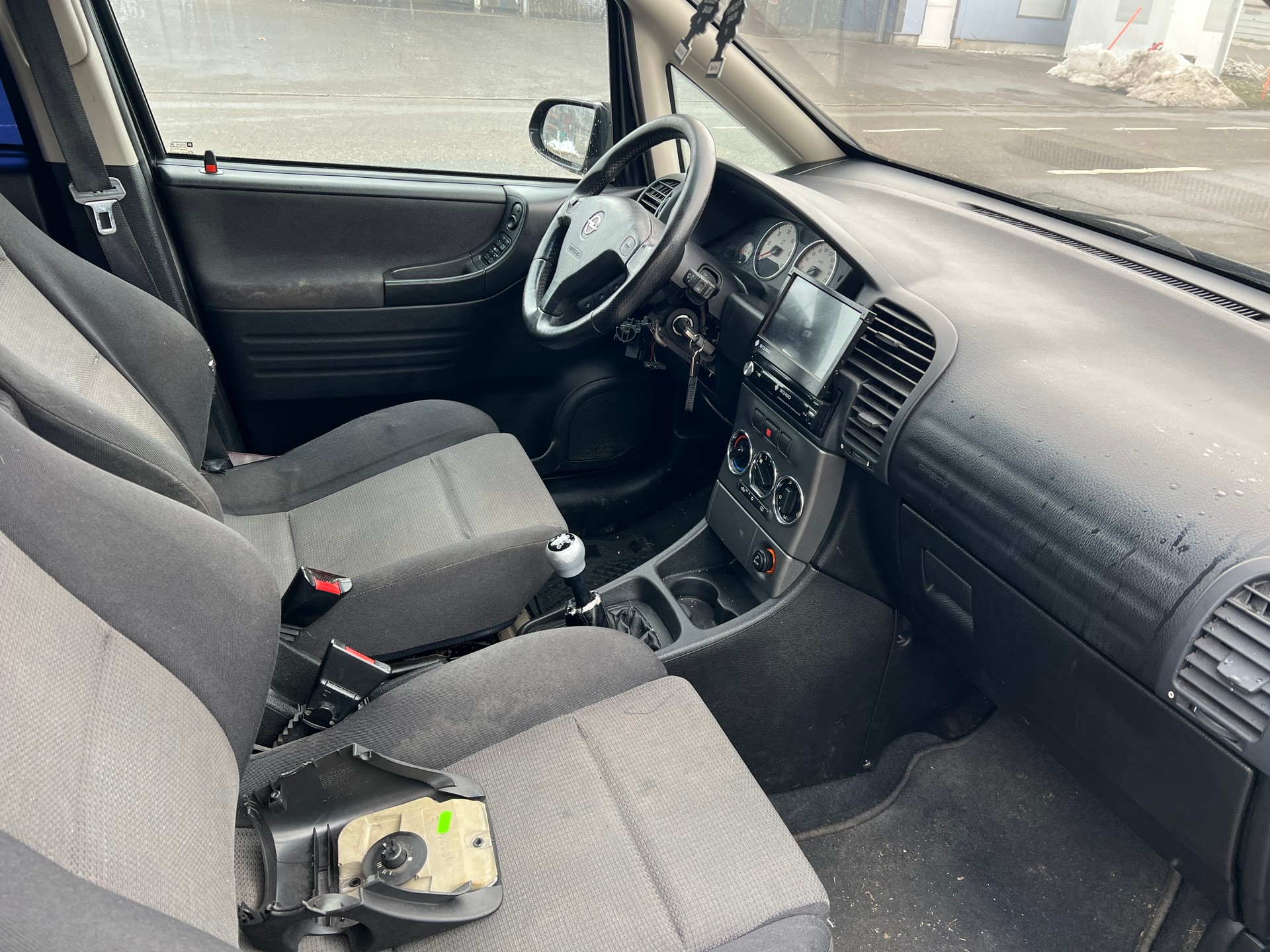 OPEL Zafira 2.2 DTi Sport Edition-image-8