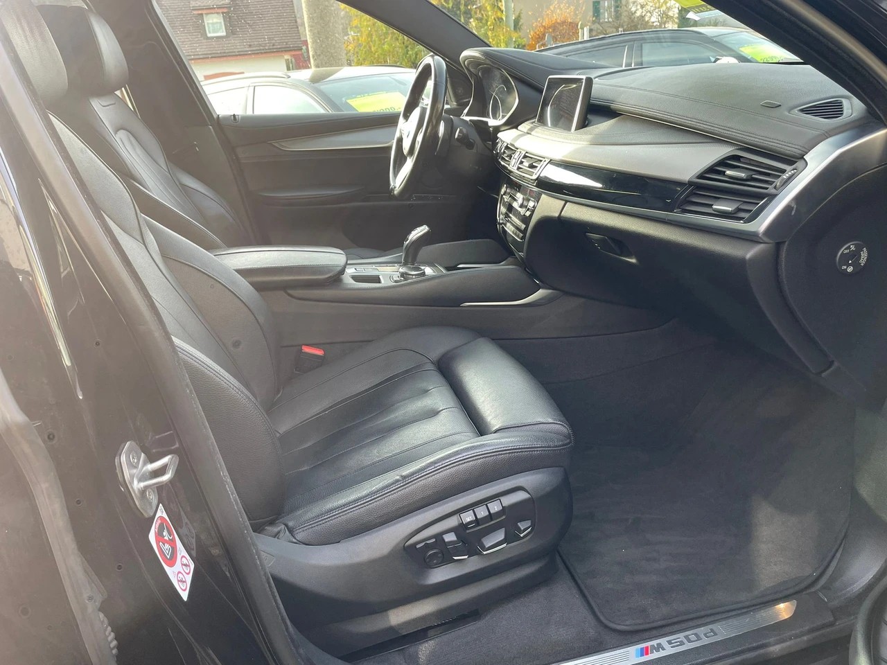 BMW X6 M50d CH FAHRZEUG-image-11