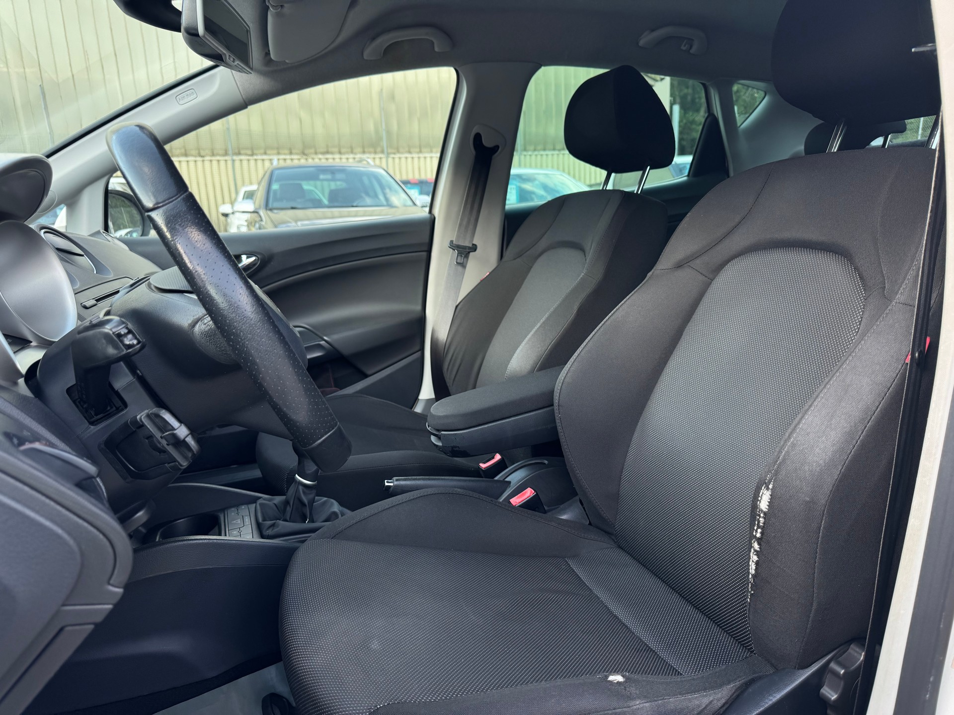 SEAT Ibiza 1.6 Style-image-9