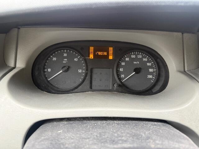 OPEL VIVARO-image-5