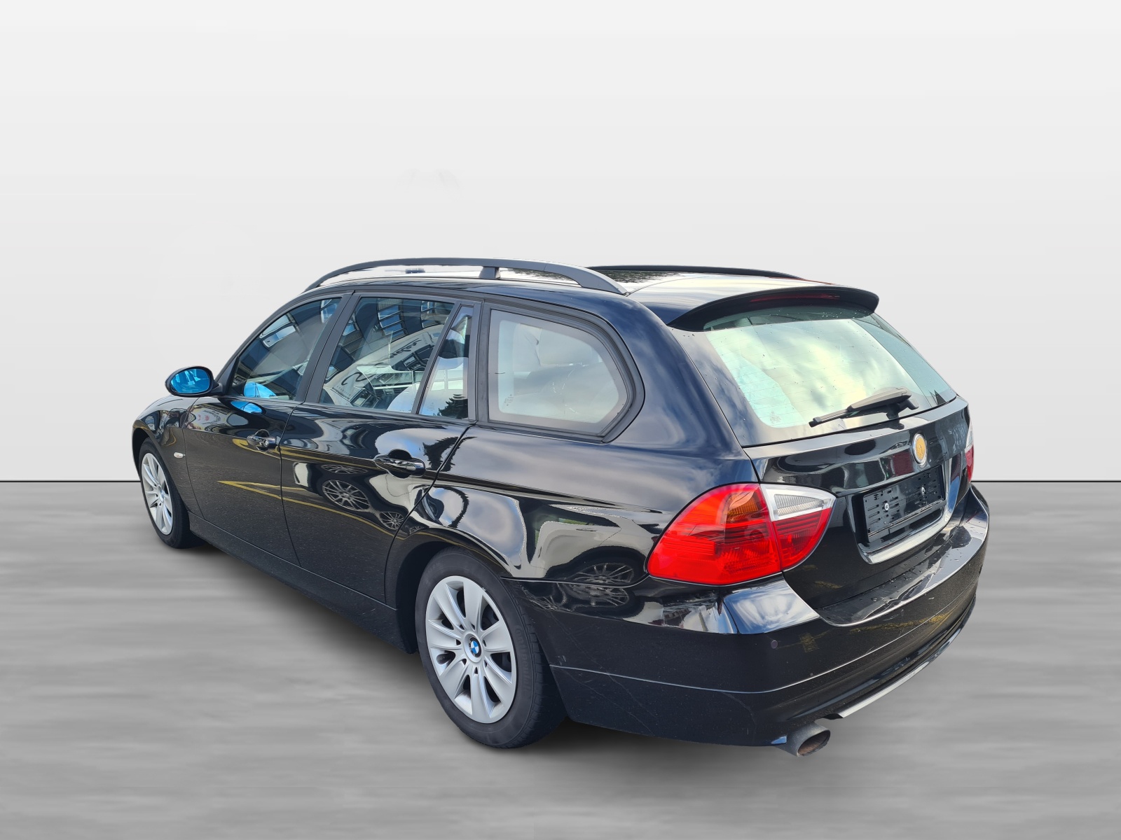 BMW 318i Touring Access-image-4