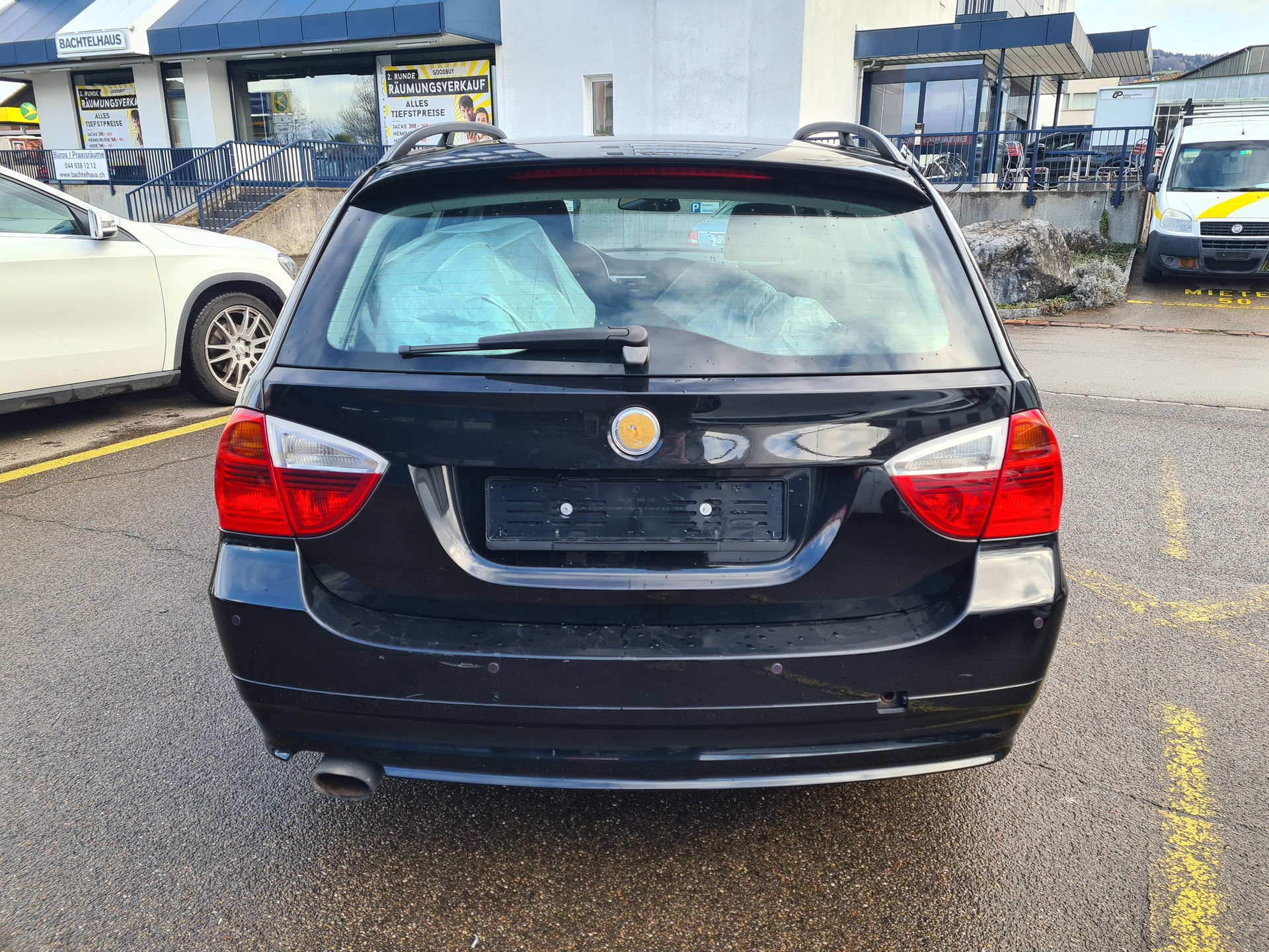 BMW 318i Touring Access-image-5