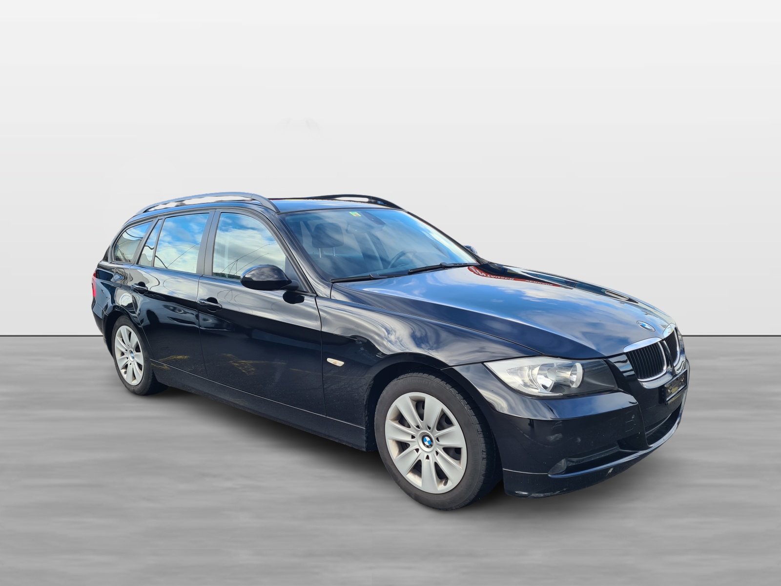 BMW 318i Touring Access-image-0