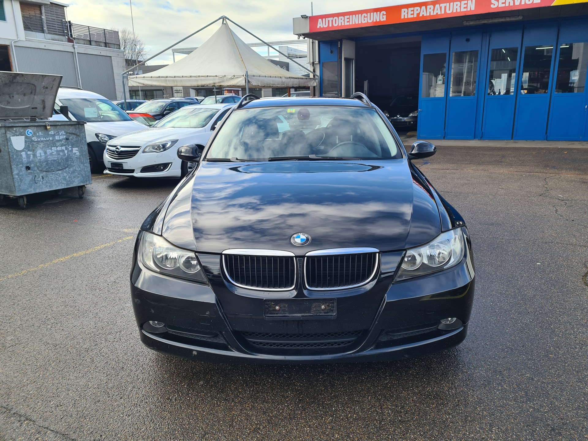 BMW 318i Touring Access-image-1