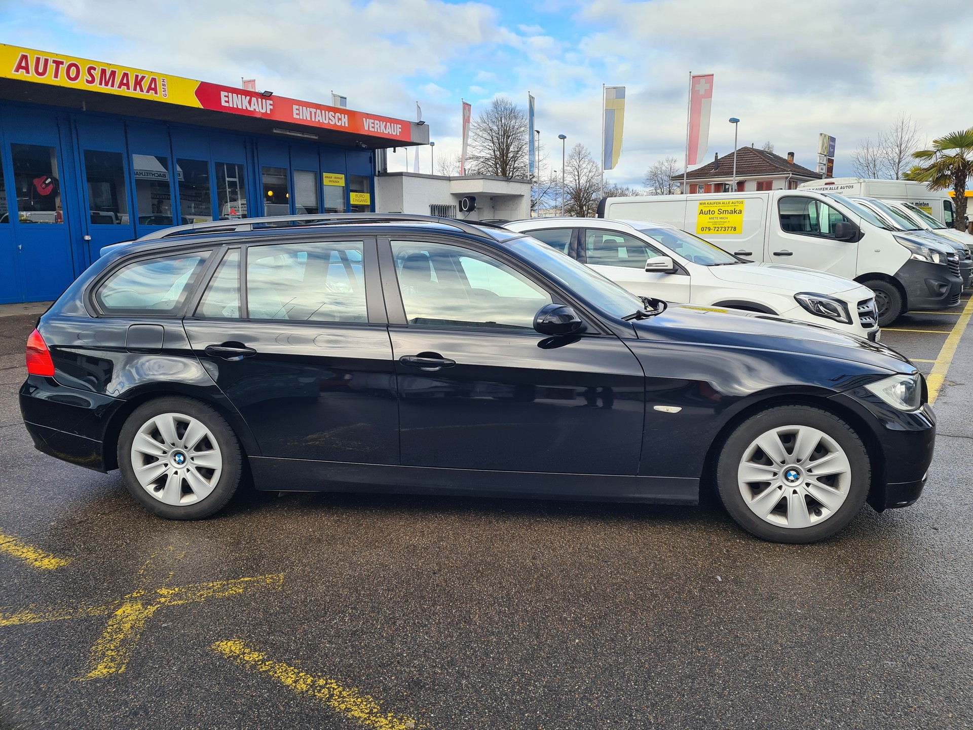 BMW 318i Touring Access-image-7