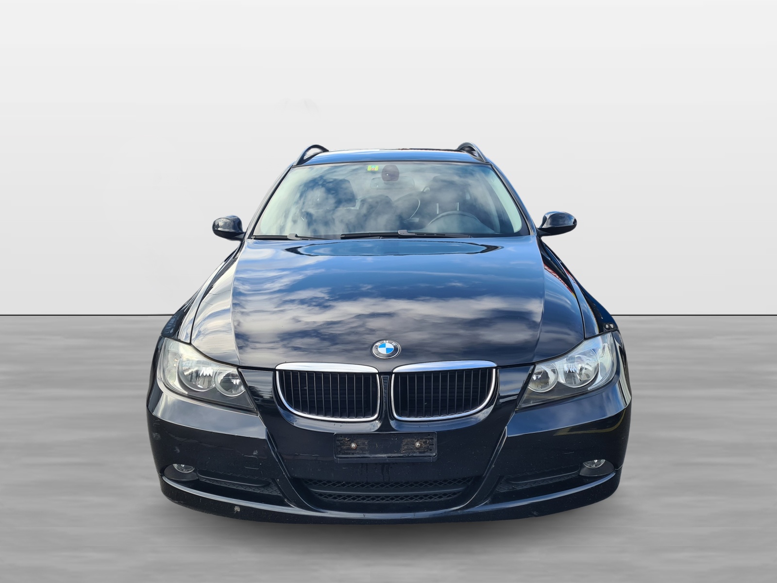 BMW 318i Touring Access-image-1
