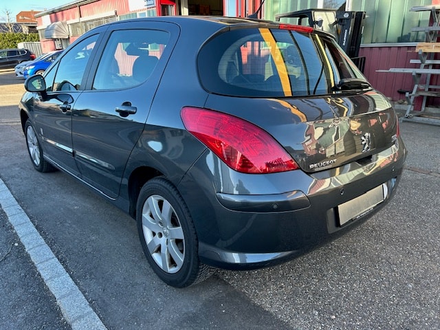 PEUGEOT 308 1.6 16V VTI Lion Edition Automatic-image-2