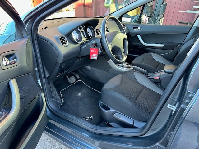 PEUGEOT 308 1.6 16V VTI Lion Edition Automatic-image-4