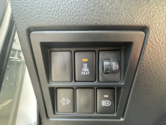 TOYOTA Hilux 2.8d Comf. DC 4x4-image-14