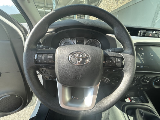 TOYOTA Hilux 2.8d Comf. DC 4x4-image-8