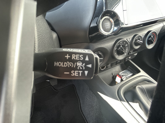 TOYOTA Hilux 2.8d Comf. DC 4x4-image-13