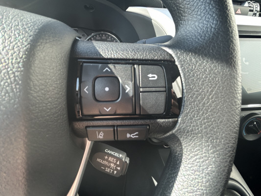 TOYOTA Hilux 2.8d Comf. DC 4x4-image-11