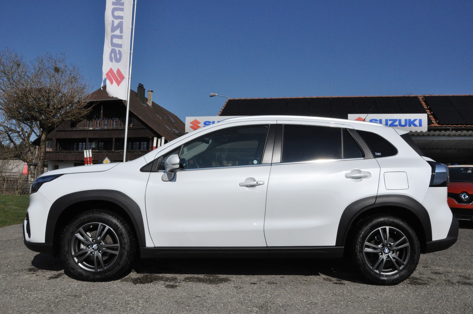 SUZUKI SX4 S-Cross 1.4 16V Compact Top Hybrid 4WD Automatic-showroom-element-2