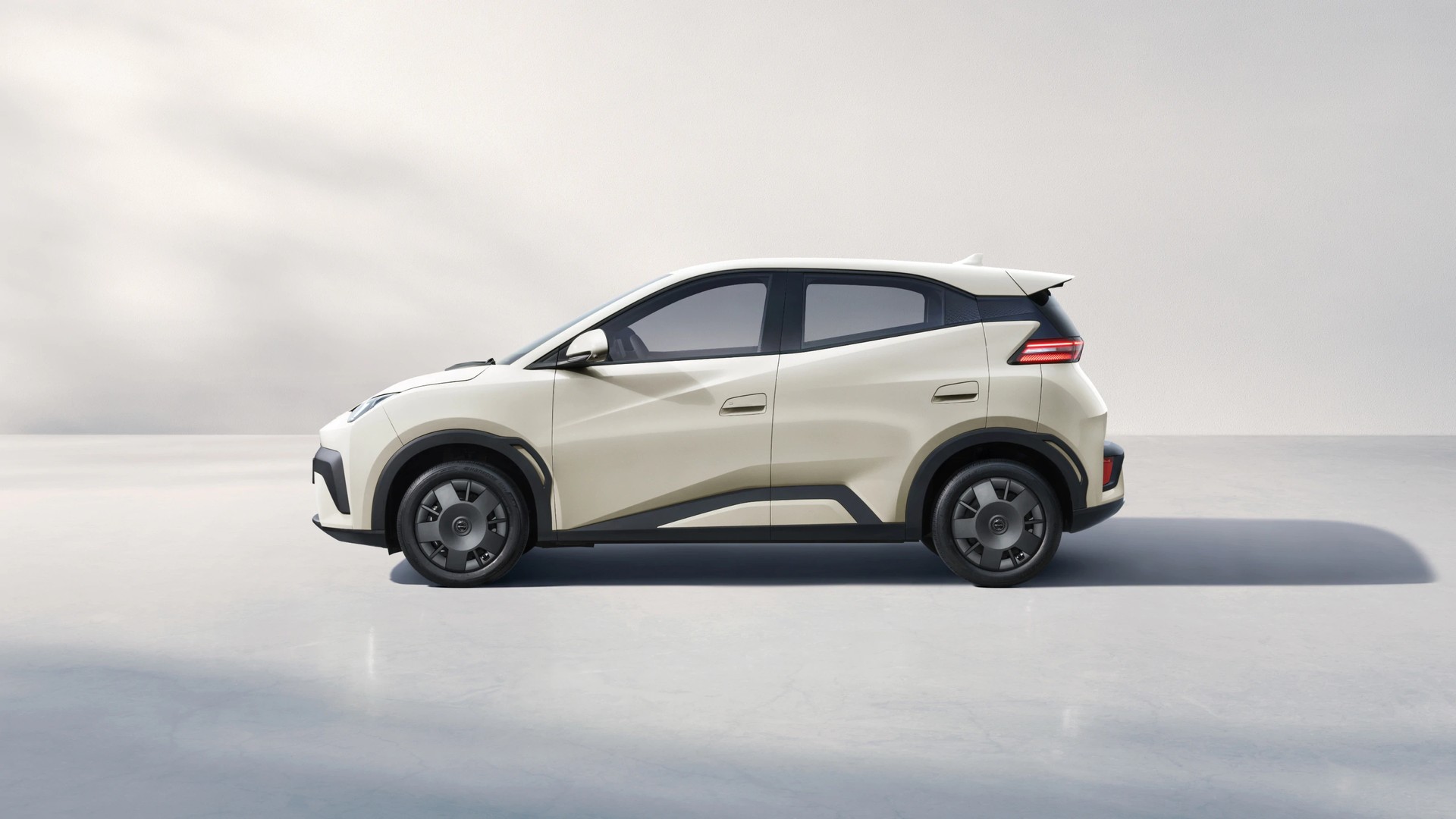 BYD Dolphin Surf 30 kWh Active-image-2
