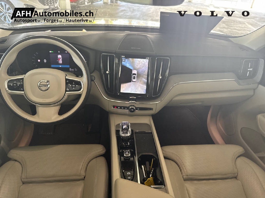 VOLVO XC60 2.0 T6 TE Ultimate Dark eAWD-image-17