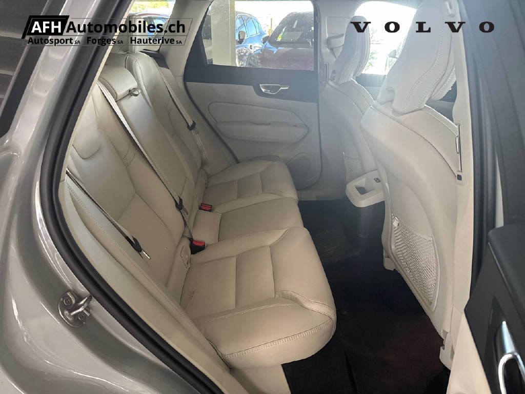 VOLVO XC60 2.0 T6 TE Ultimate Dark eAWD-image-7