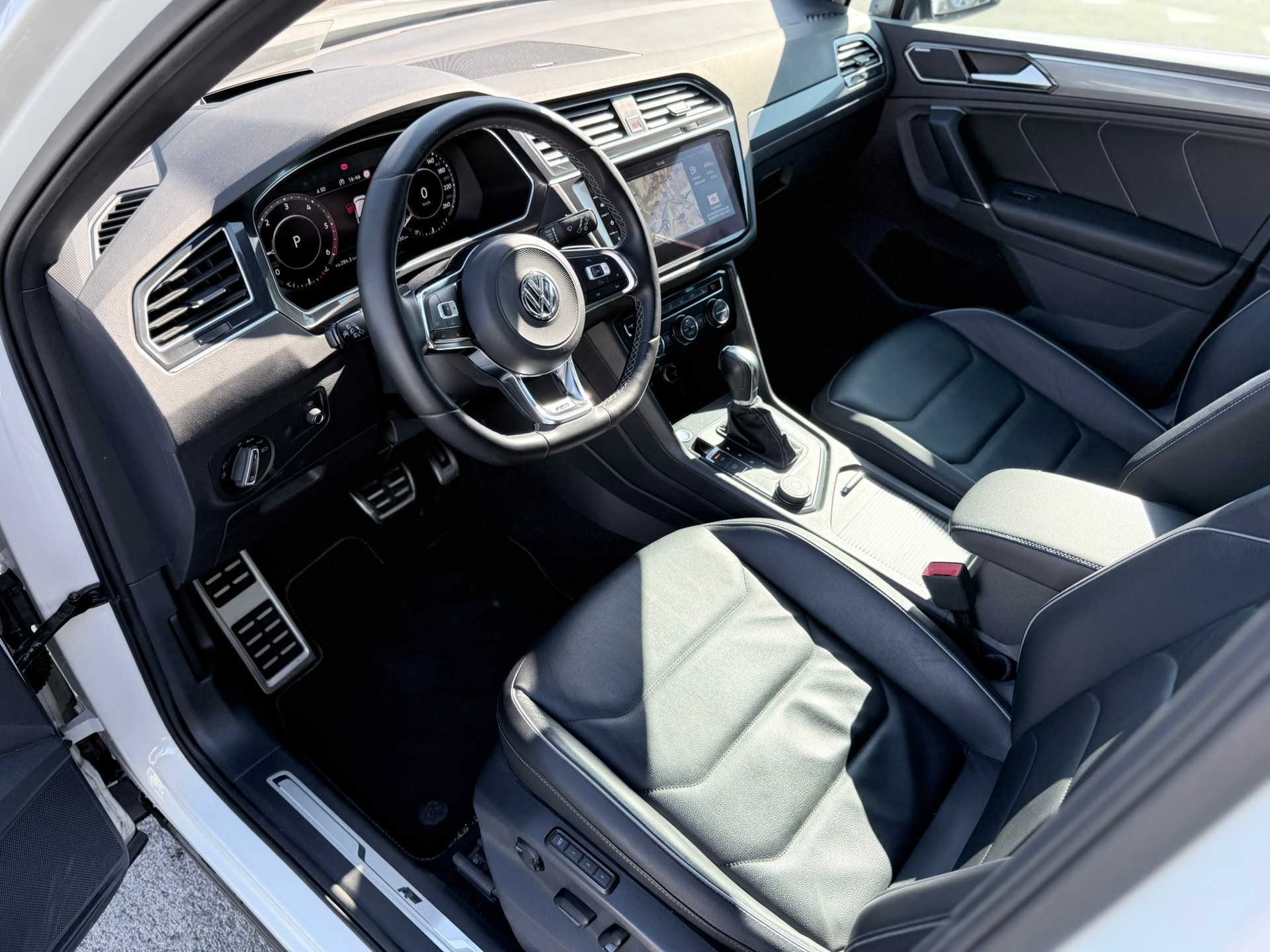 VW Tiguan 2.0 TDI SCR Highline 4Motion DSG-image-11