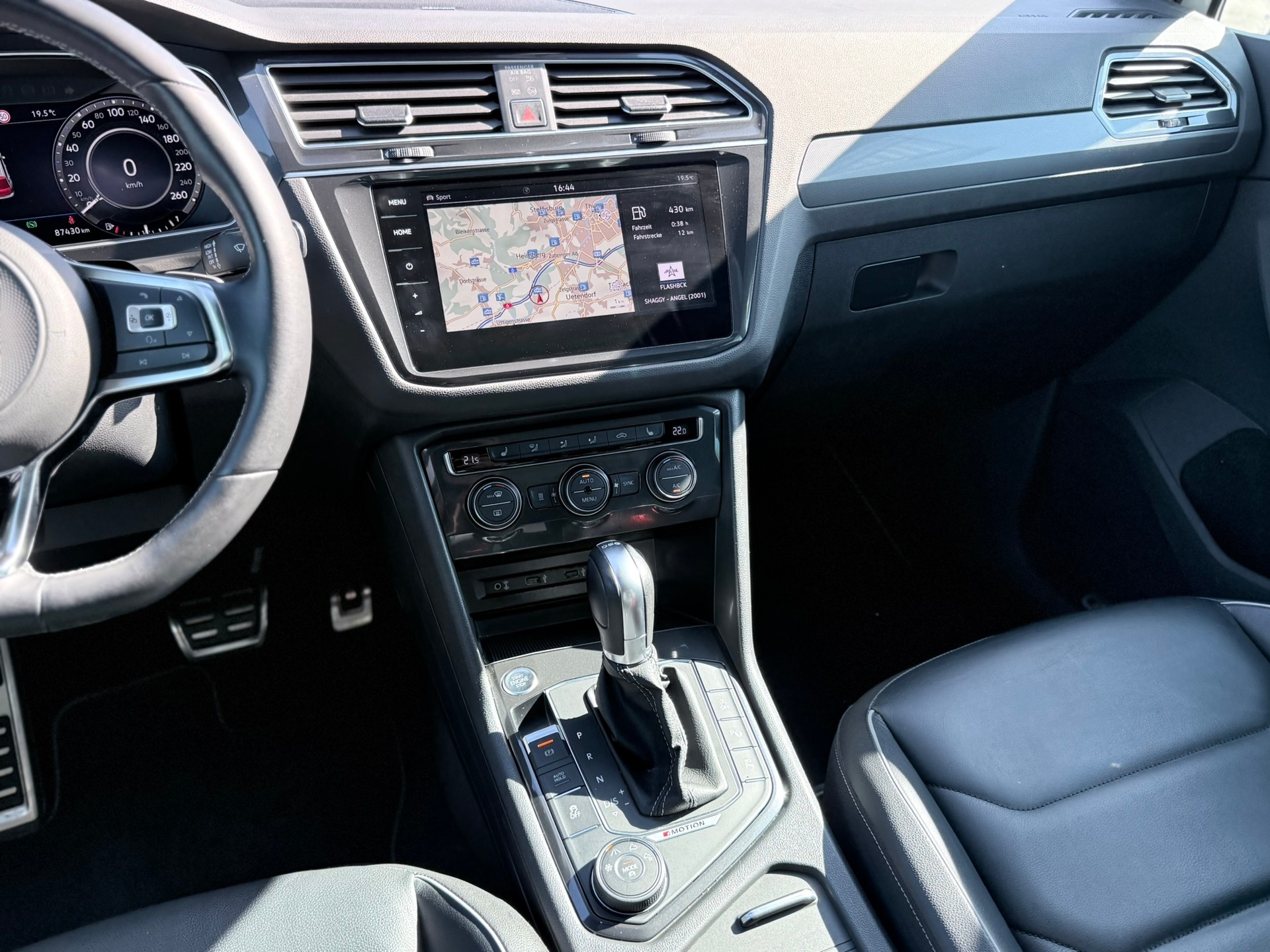 VW Tiguan 2.0 TDI SCR Highline 4Motion DSG-image-9