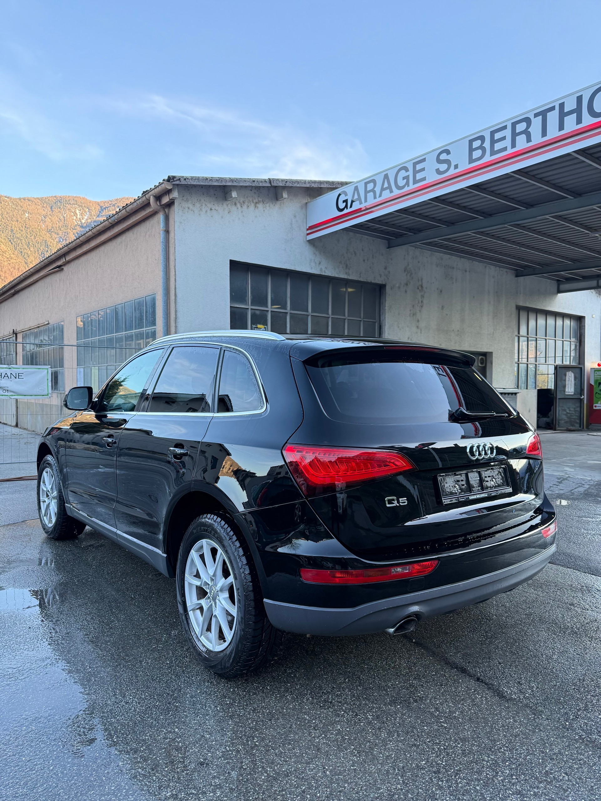 AUDI Q5 2.0 TDI quattro S-tronic-image-5
