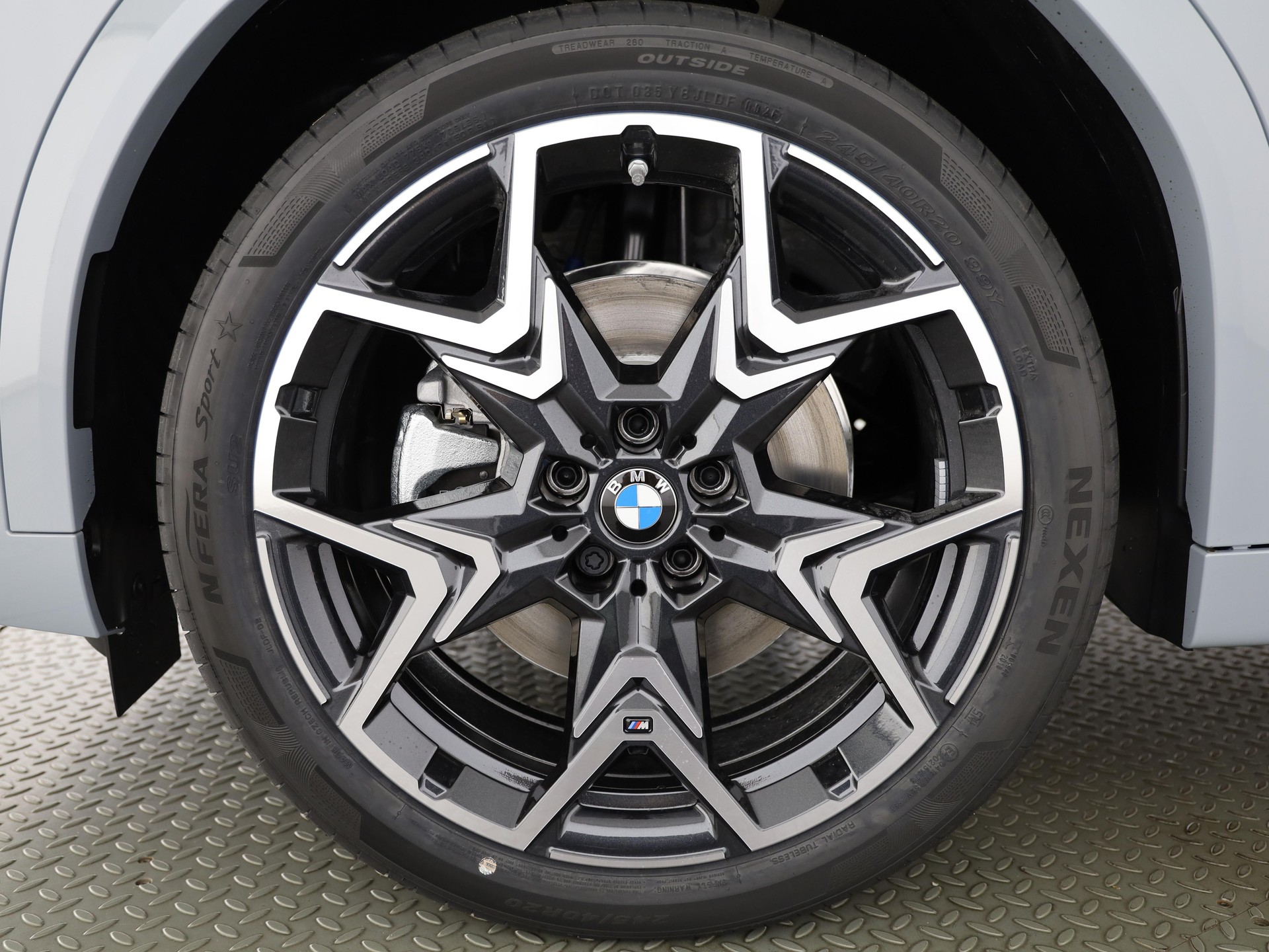 BMW iX2 30 xDrive-image-20