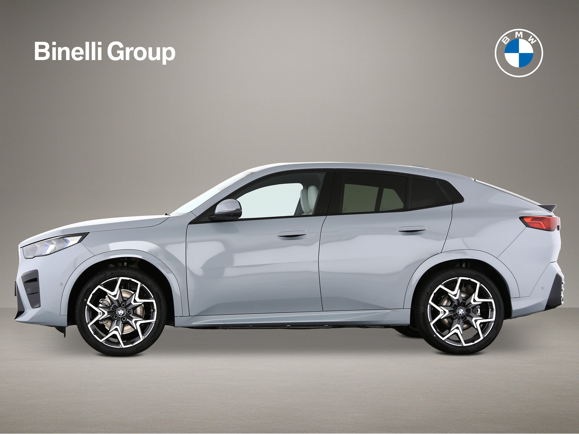 BMW iX2 30 xDrive-image-1