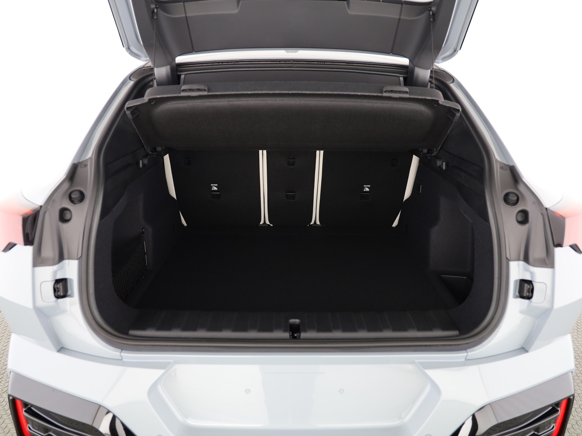 BMW iX2 30 xDrive-image-6