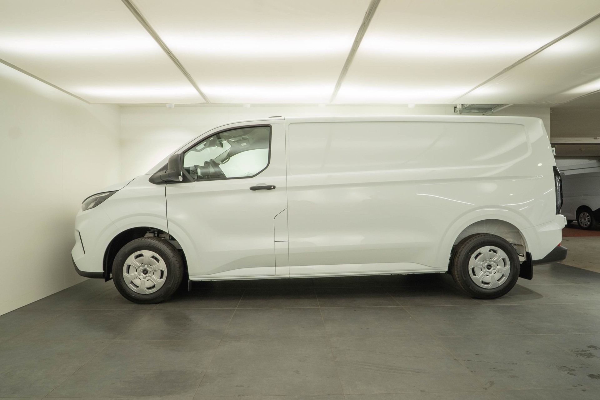 FORD Transit C Van 320 L2 2.0 EcoBlue 136 Trend-image-2