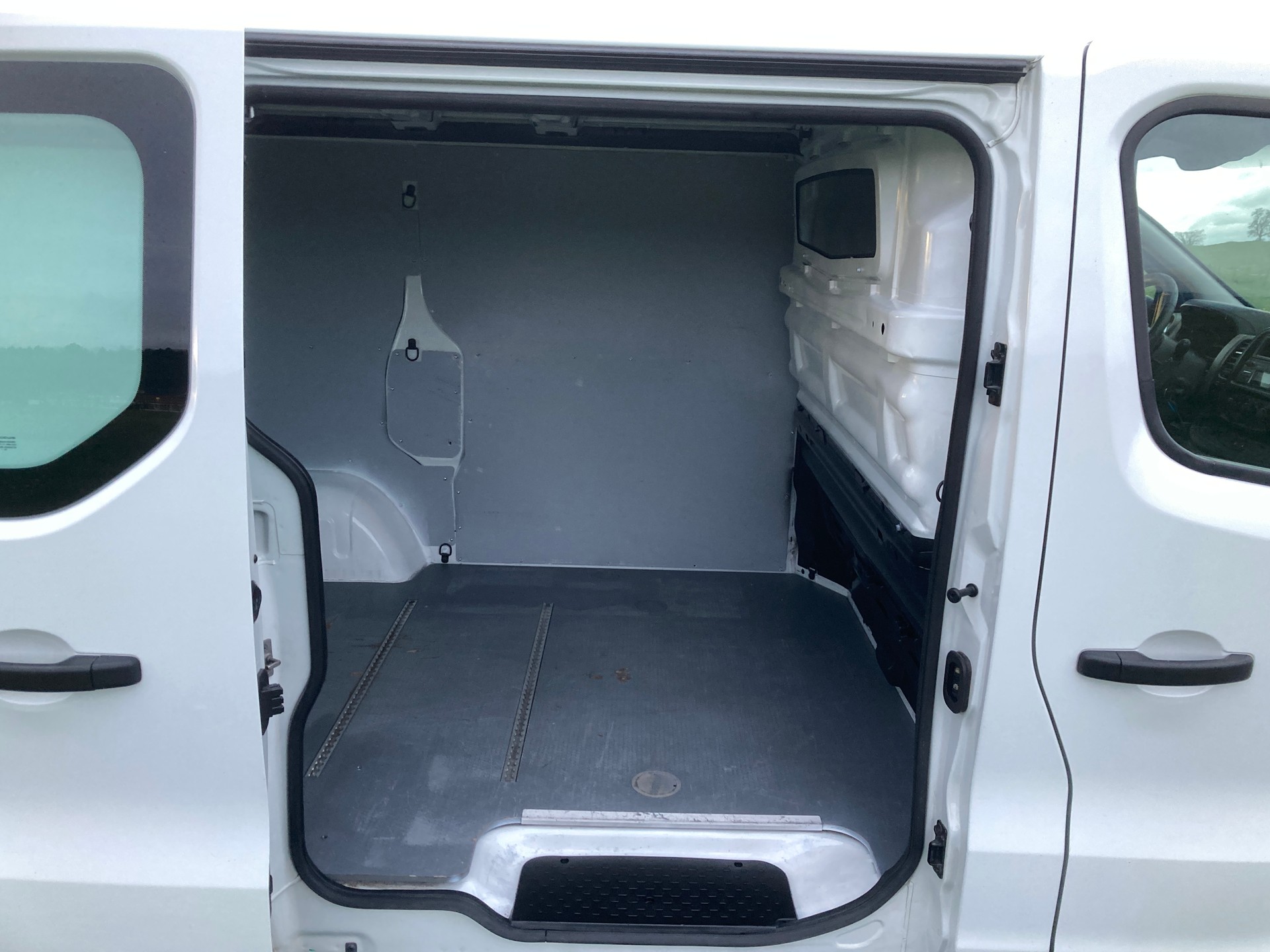 RENAULT Trafic 1.6 ENERGY TwinT. dCi125 2.9t Busin. L1H1 **Klima**Nutzlast 1'160 KG**-image-8