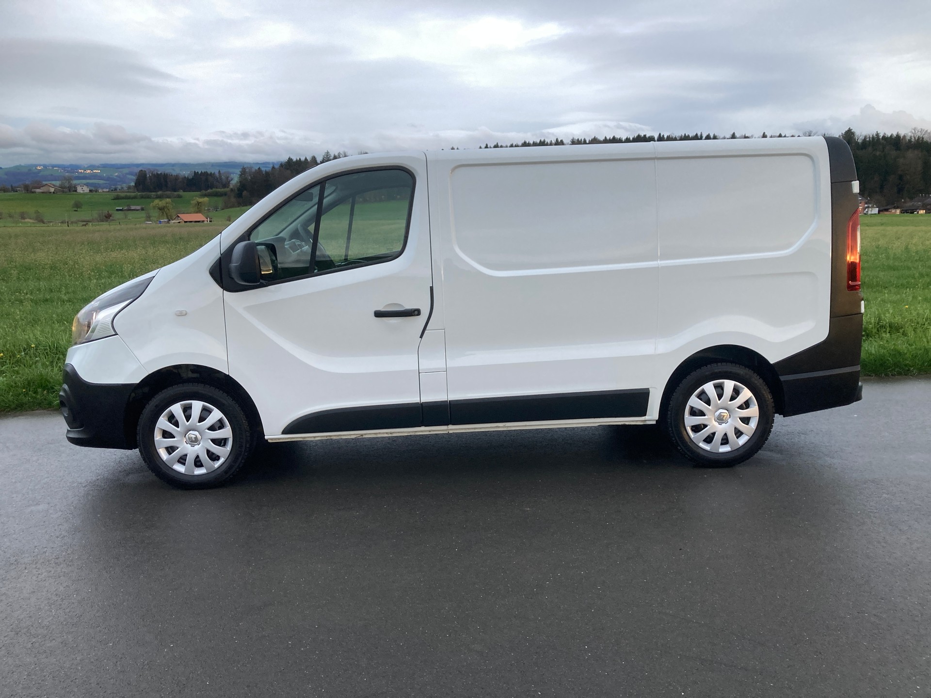 RENAULT Trafic 1.6 ENERGY TwinT. dCi125 2.9t Busin. L1H1 **Klima**Nutzlast 1'160 KG**-image-4
