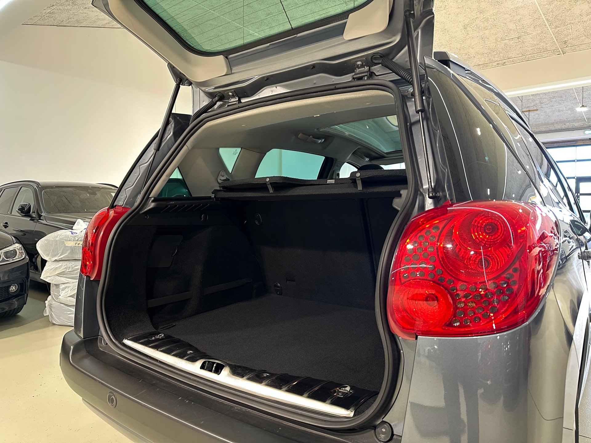 PEUGEOT 207 SW 1.6 16V Trendy Clim-image-7