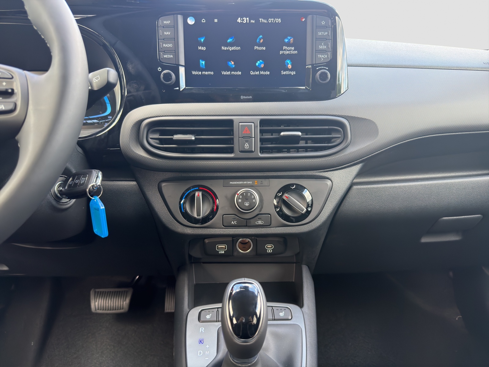 HYUNDAI i10 1.2 Amplia Aut.-image-11