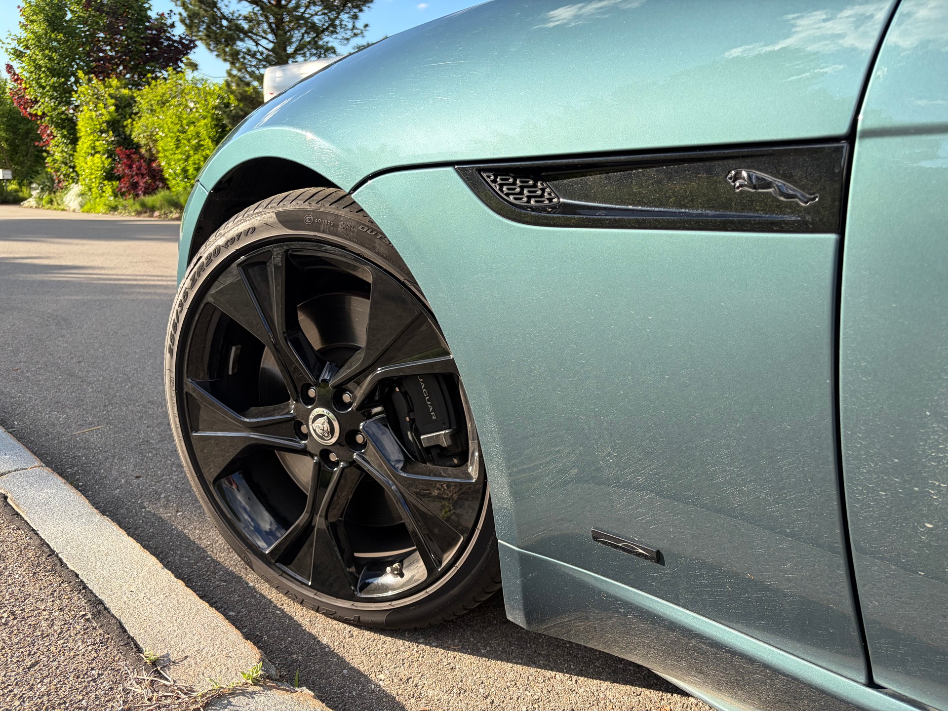 JAGUAR F-Type 5.0 V8 R-Dynamic 75 AWD-image-5
