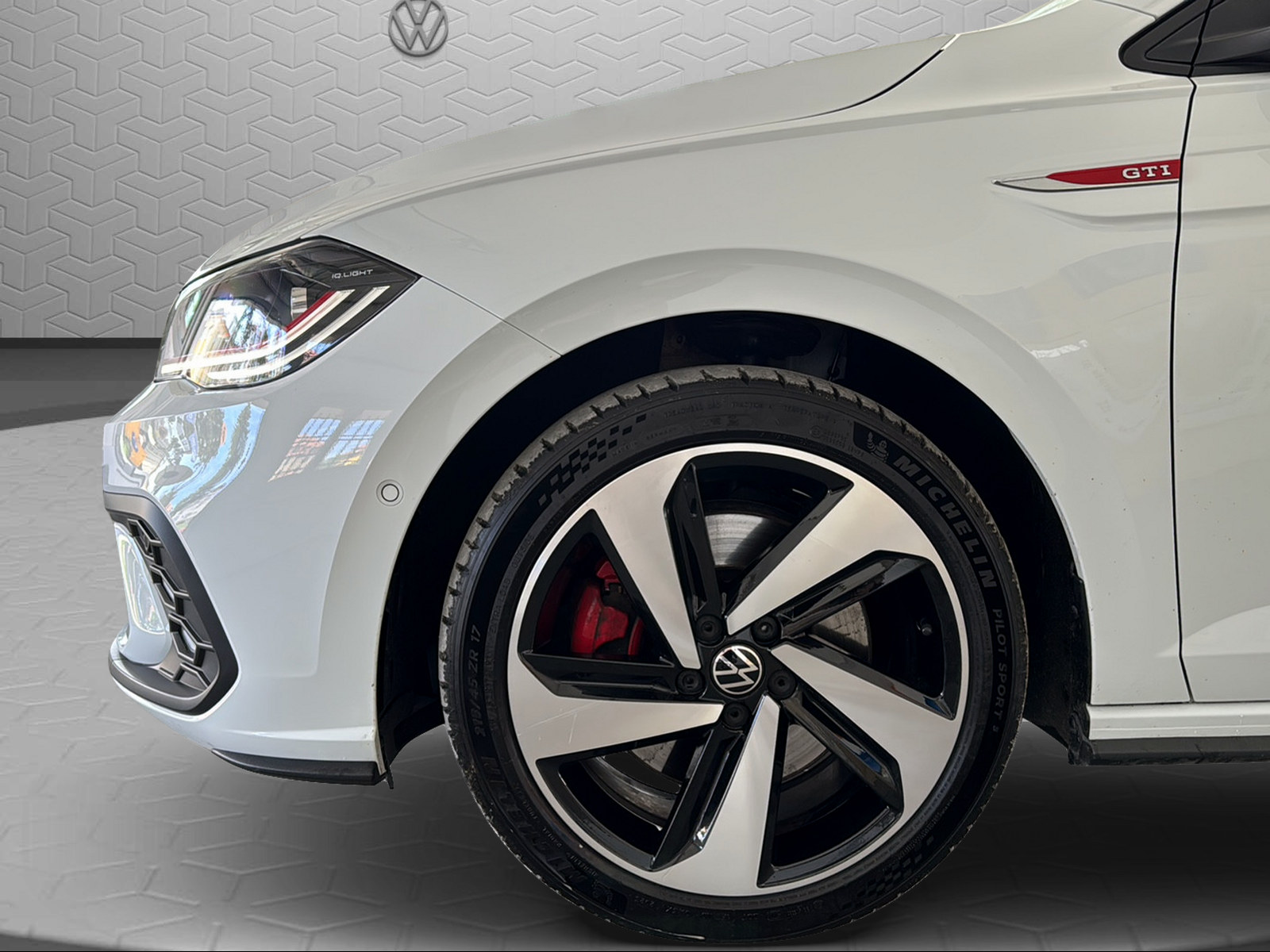 VW Polo 2.0 TSI GTI DSG-image-8