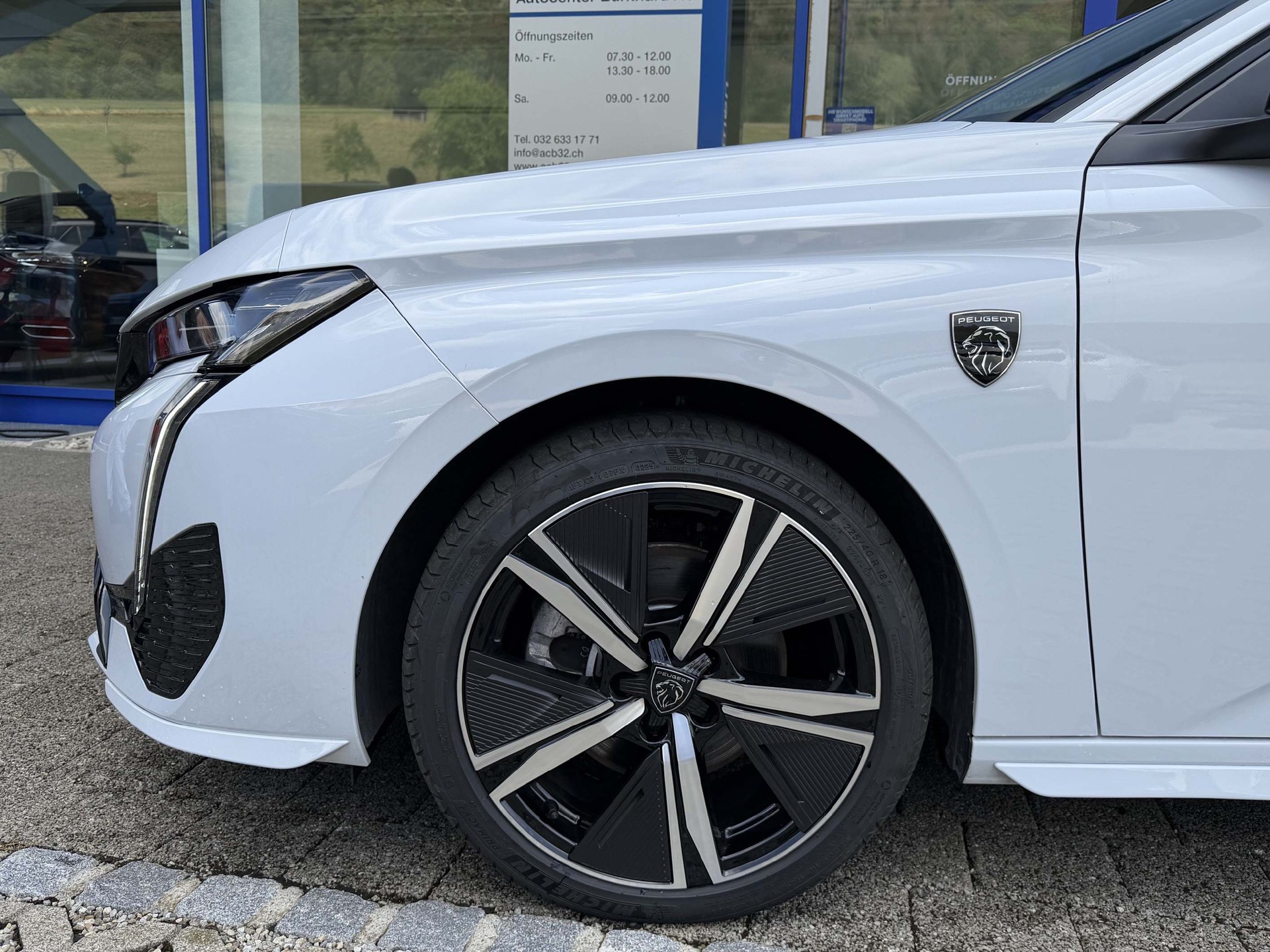 PEUGEOT 308 SW 1.2 Hybrid GT *5 Jahre Werksgarantie*-image-7